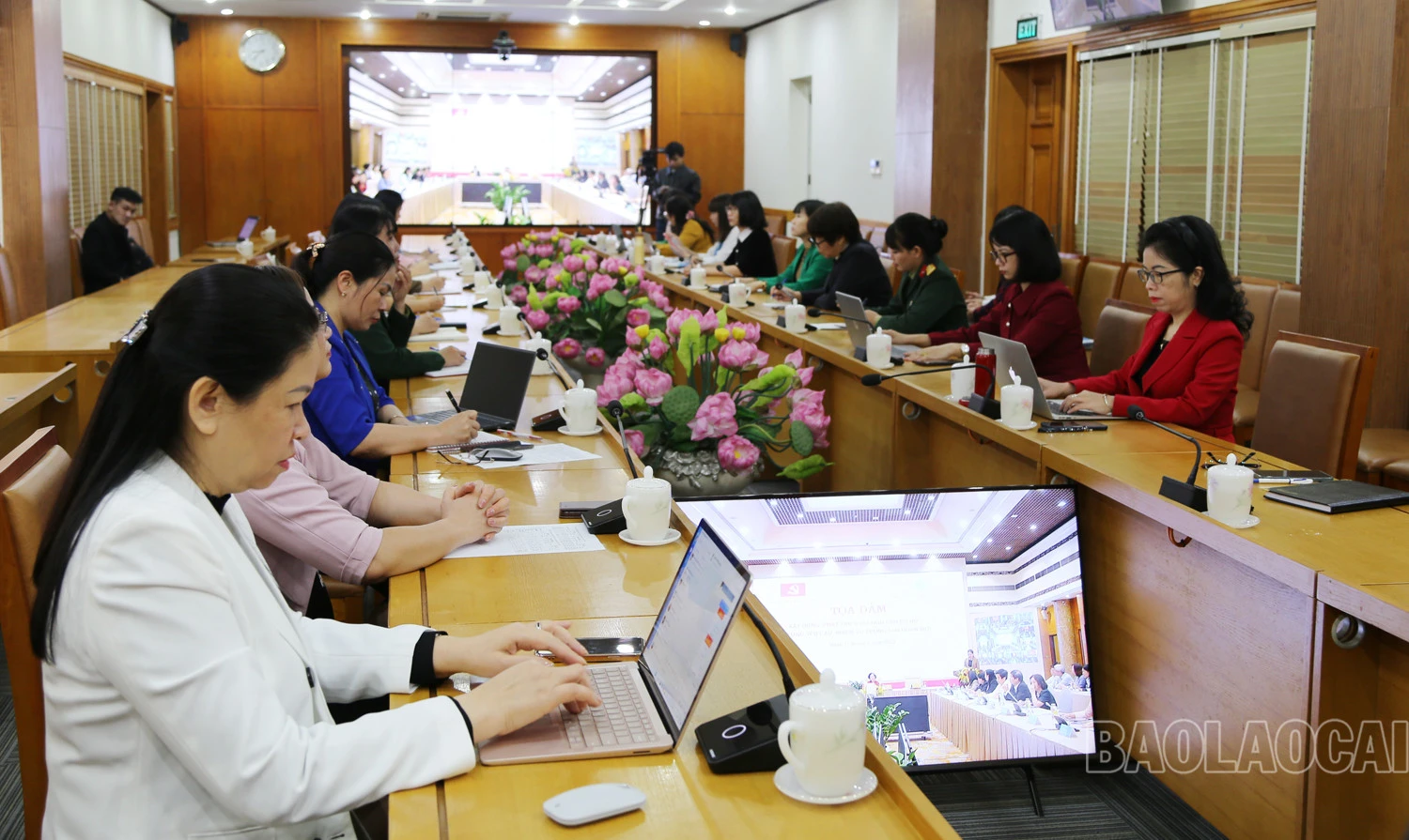 Các đại biểu dự tọa đàm tại điểm cầu tỉnh Lào Cai.