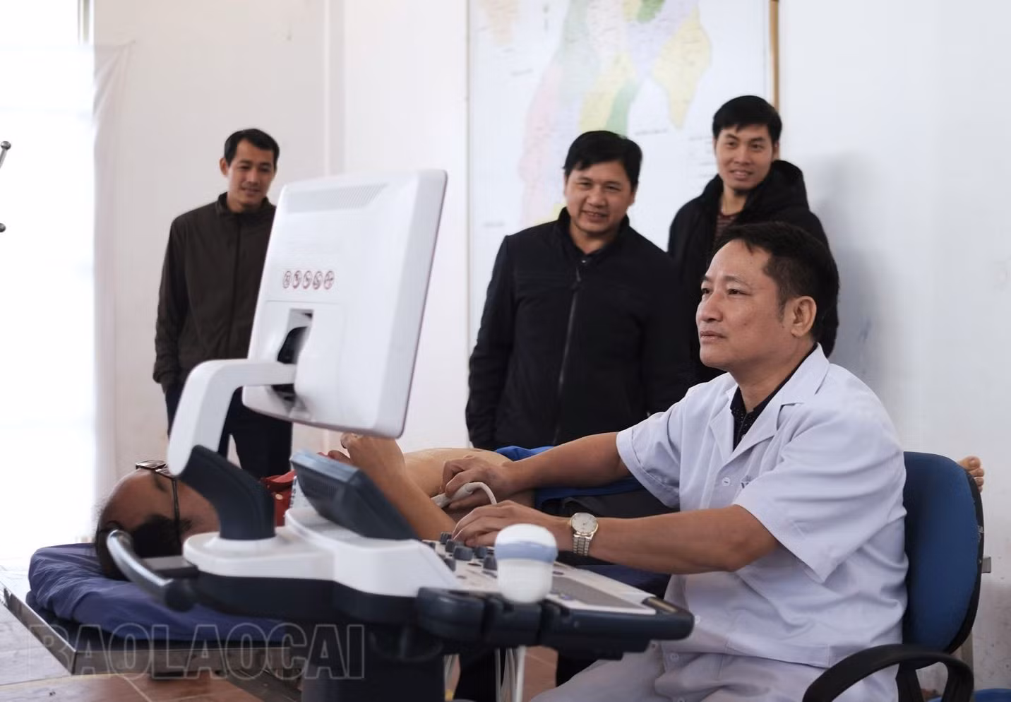 Bệnh viện Đa khoa Hưng Thịnh khám bệnh miễn phí tại xã Bản Sen ảnh 3