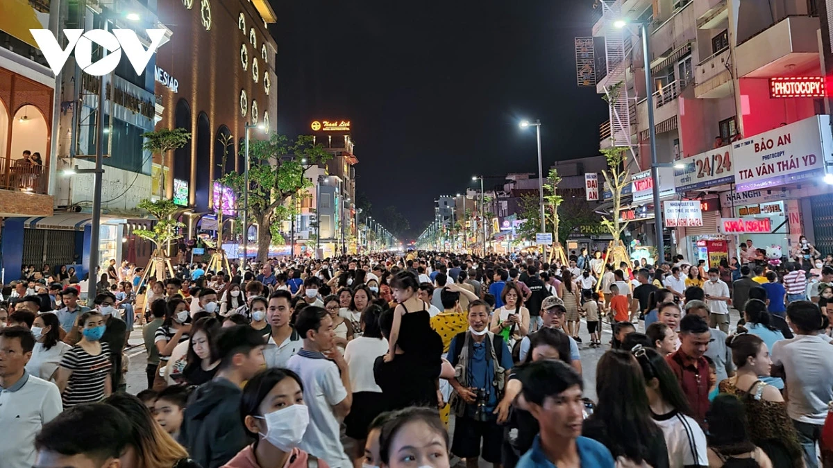 Du lịch Huế khởi động Hè với chương trình Carnival Sắc màu ảnh 1