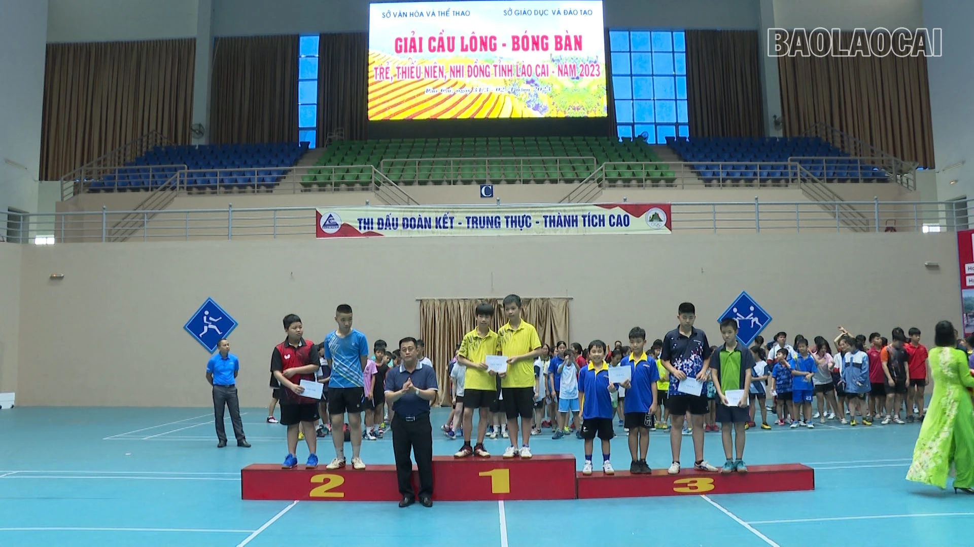 Trao 35 bộ huy chương tại Giải cầu lông - bóng bàn trẻ, thiếu niên, nhi đồng tỉnh năm 2023 ảnh 4