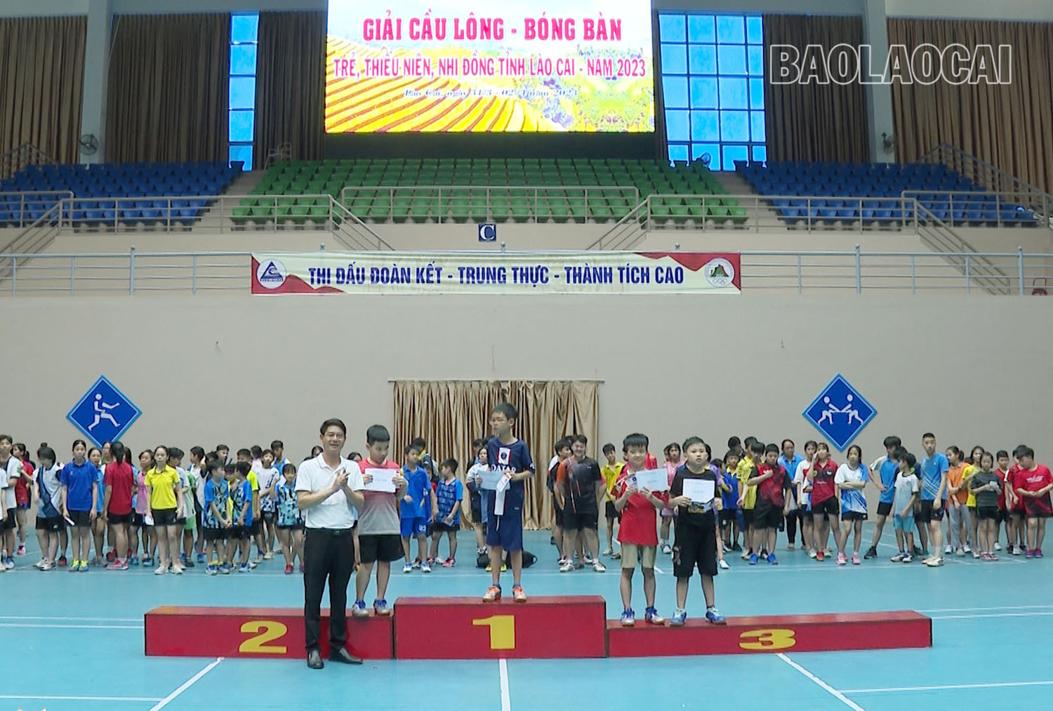 Trao 35 bộ huy chương tại Giải cầu lông - bóng bàn trẻ, thiếu niên, nhi đồng tỉnh năm 2023 ảnh 3 Trao 35 bộ huy chương tại Giải cầu lông - bóng bàn trẻ, thiếu niên, nhi đồng tỉnh năm 2023 ảnh 3