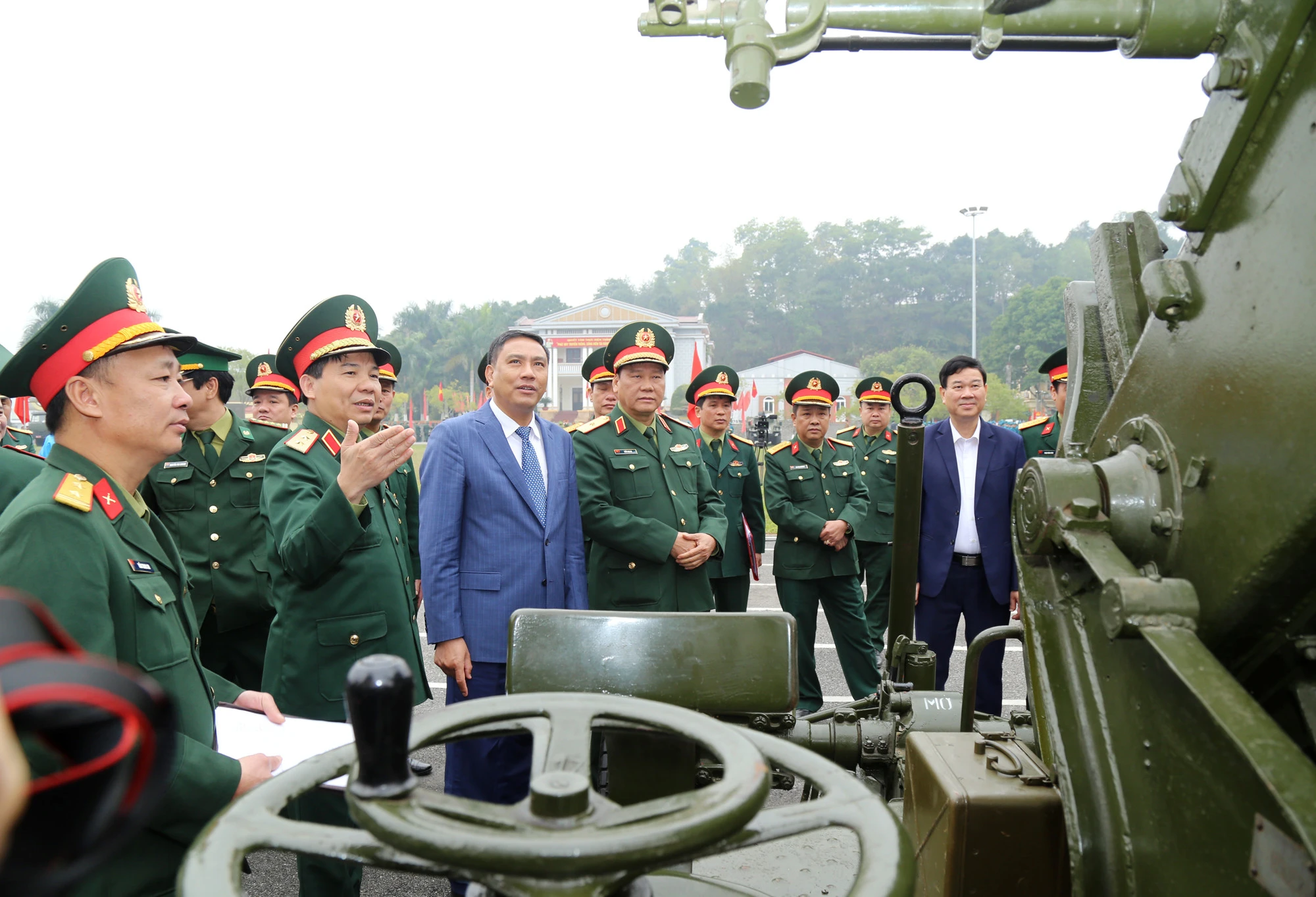 Lực lượng vũ trang tỉnh ra quân huấn luyện năm 2023 ảnh 8