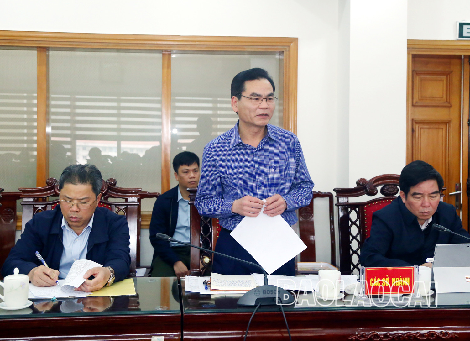 Đại diện một số sở, ngành phát biểu ý kiến tại phiên họp. Đại diện một số sở, ngành phát biểu ý kiến tại phiên họp.