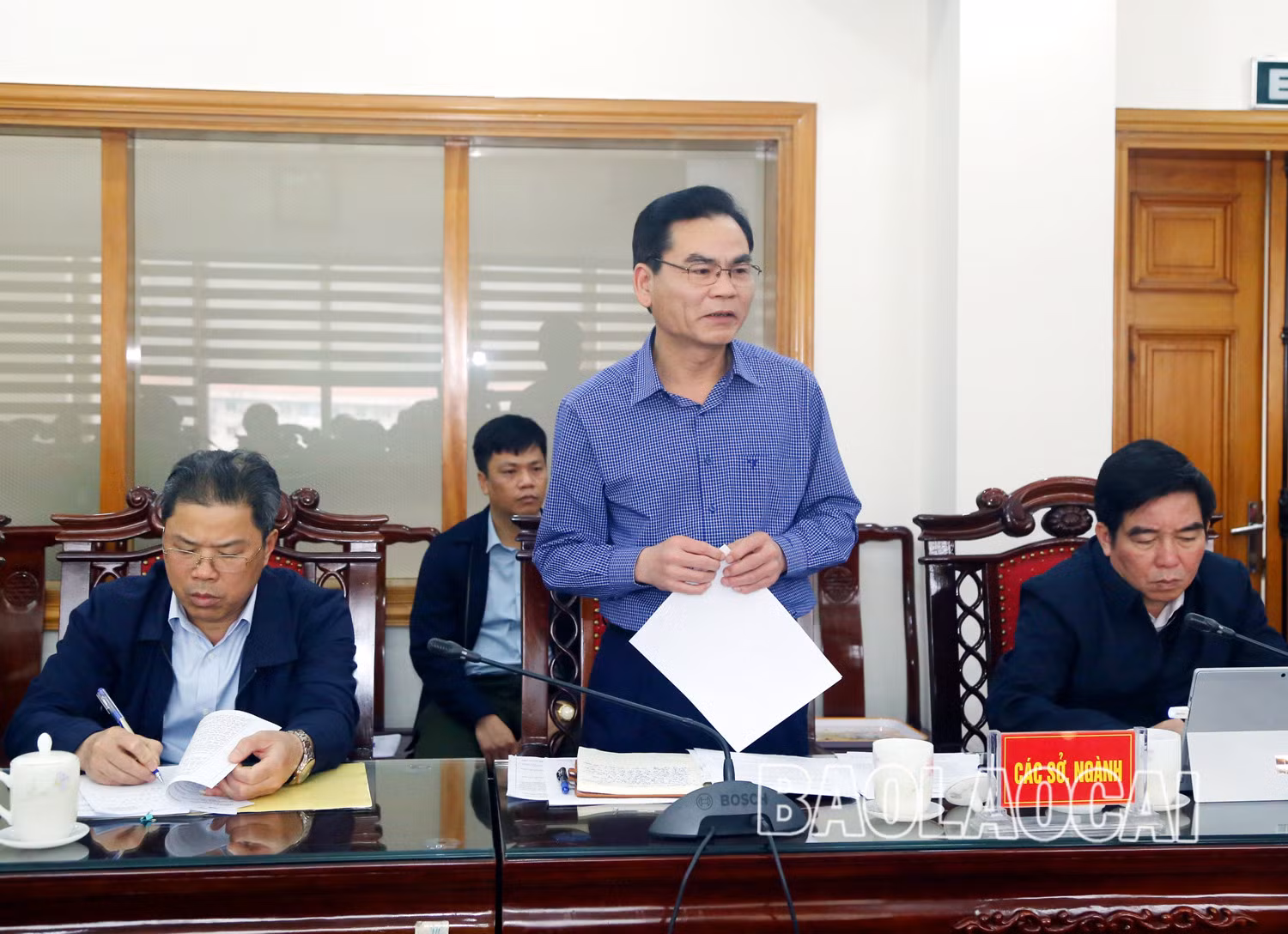 Đại diện một số sở, ngành phát biểu ý kiến tại phiên họp.