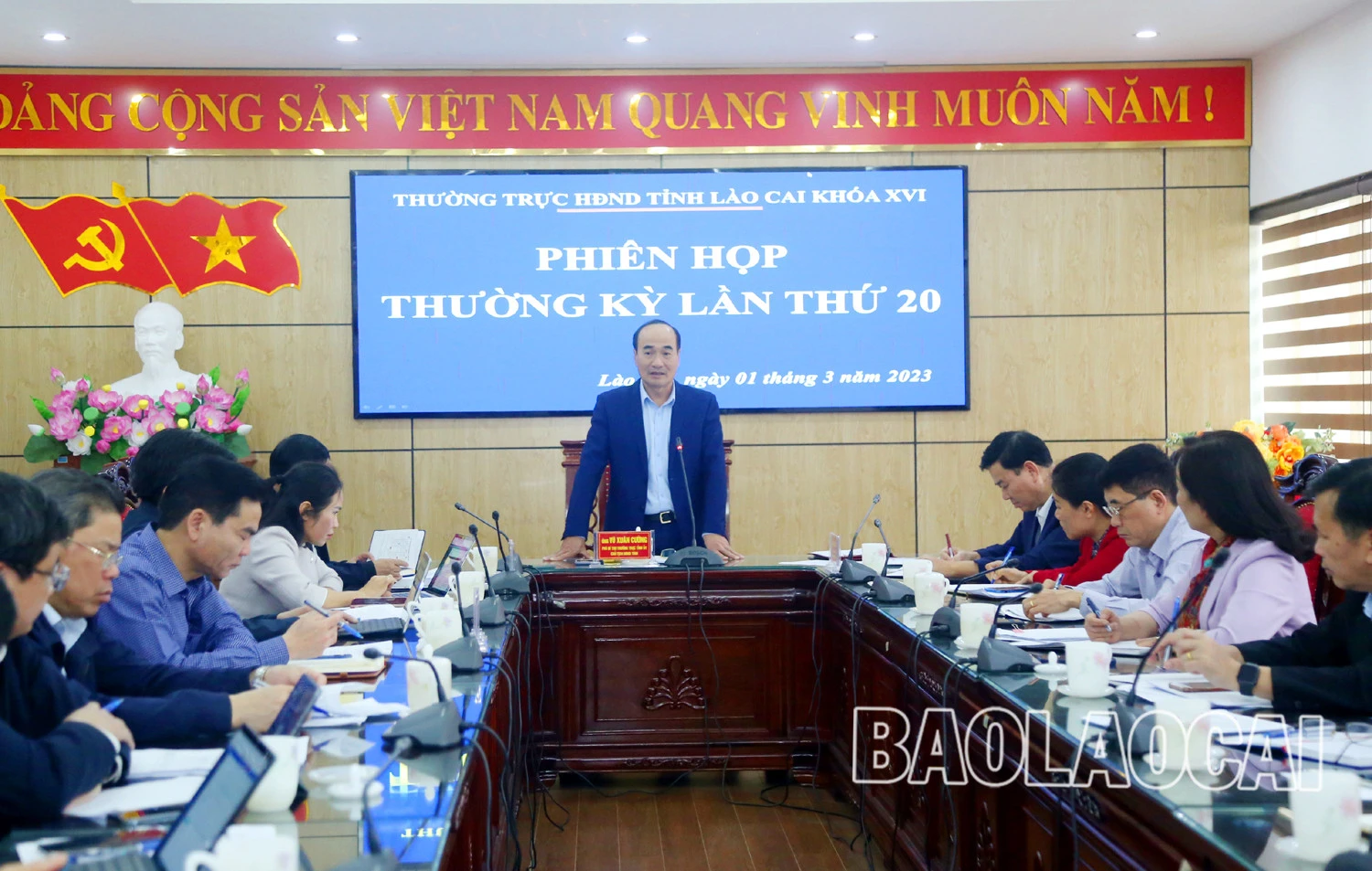 Đồng chí Vũ Xuân Cường, Phó Bí thư Thường trực Tỉnh ủy, Chủ tịch HĐND tỉnh phát biểu chỉ đạo tại phiên họp.