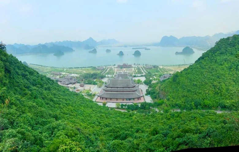 Quần thể Danh lam, thắng cảnh Tam Chúc được xếp hạng di tích quốc gia.