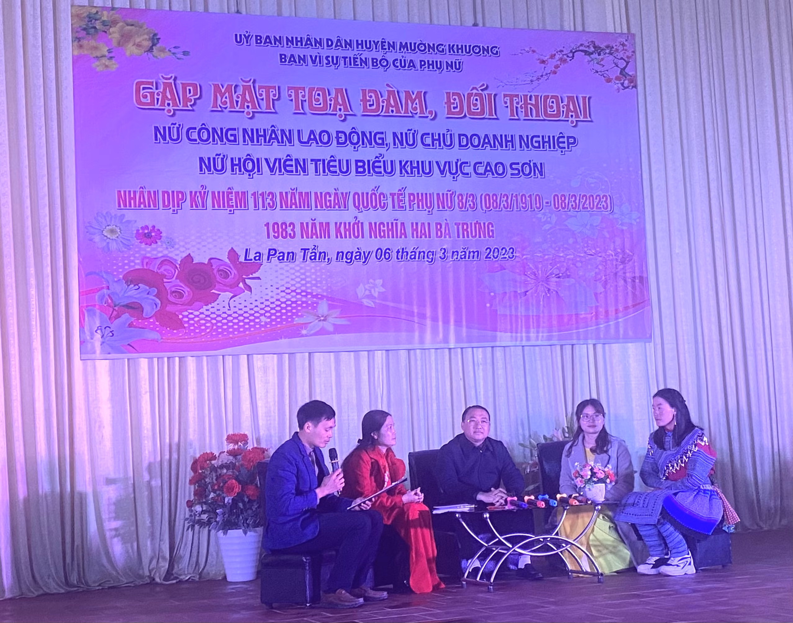 Tọa đàm, đối thoại với phụ nữ tiêu biểu khu vực Cao Sơn ảnh 1 Tọa đàm, đối thoại với phụ nữ tiêu biểu khu vực Cao Sơn ảnh 1