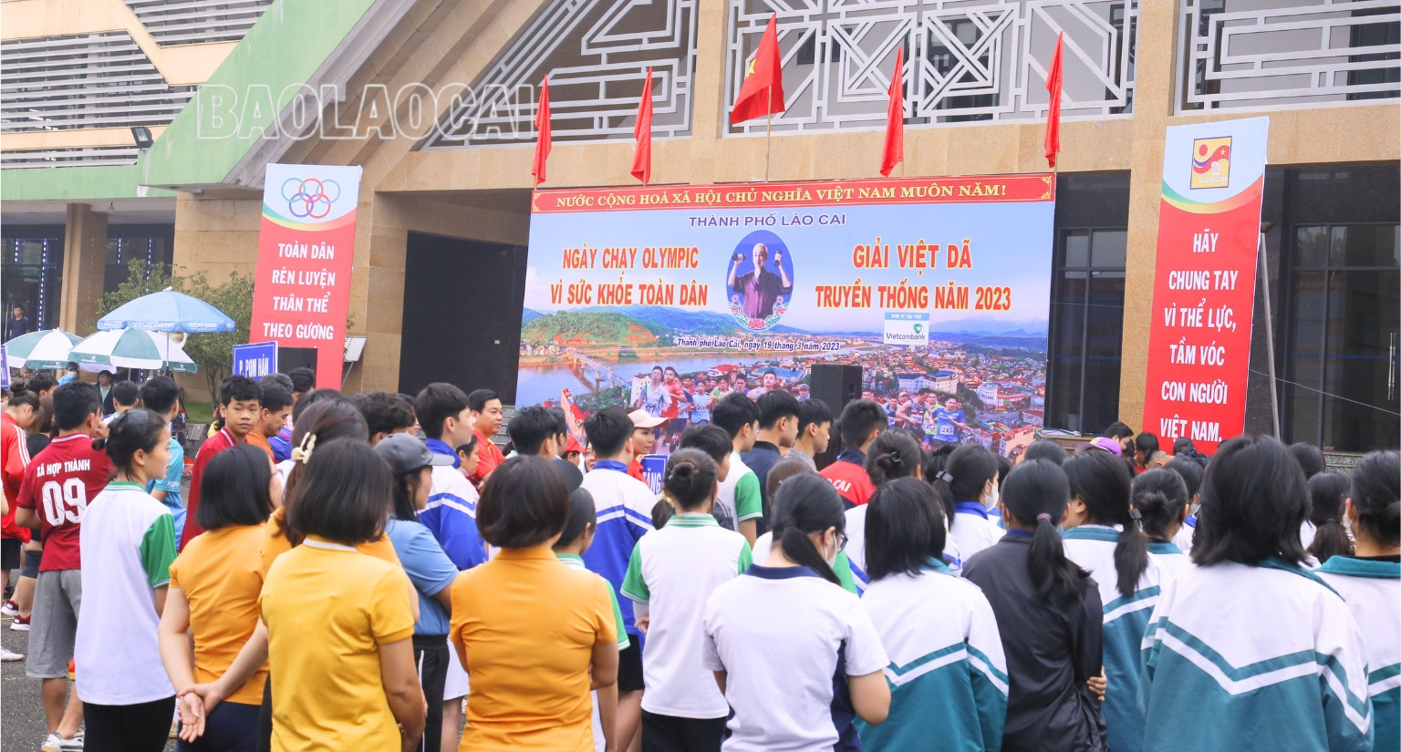 Hơn 1.200 vận động viên tham gia Ngày chạy Olympic vì sức khỏe toàn dân ảnh 1