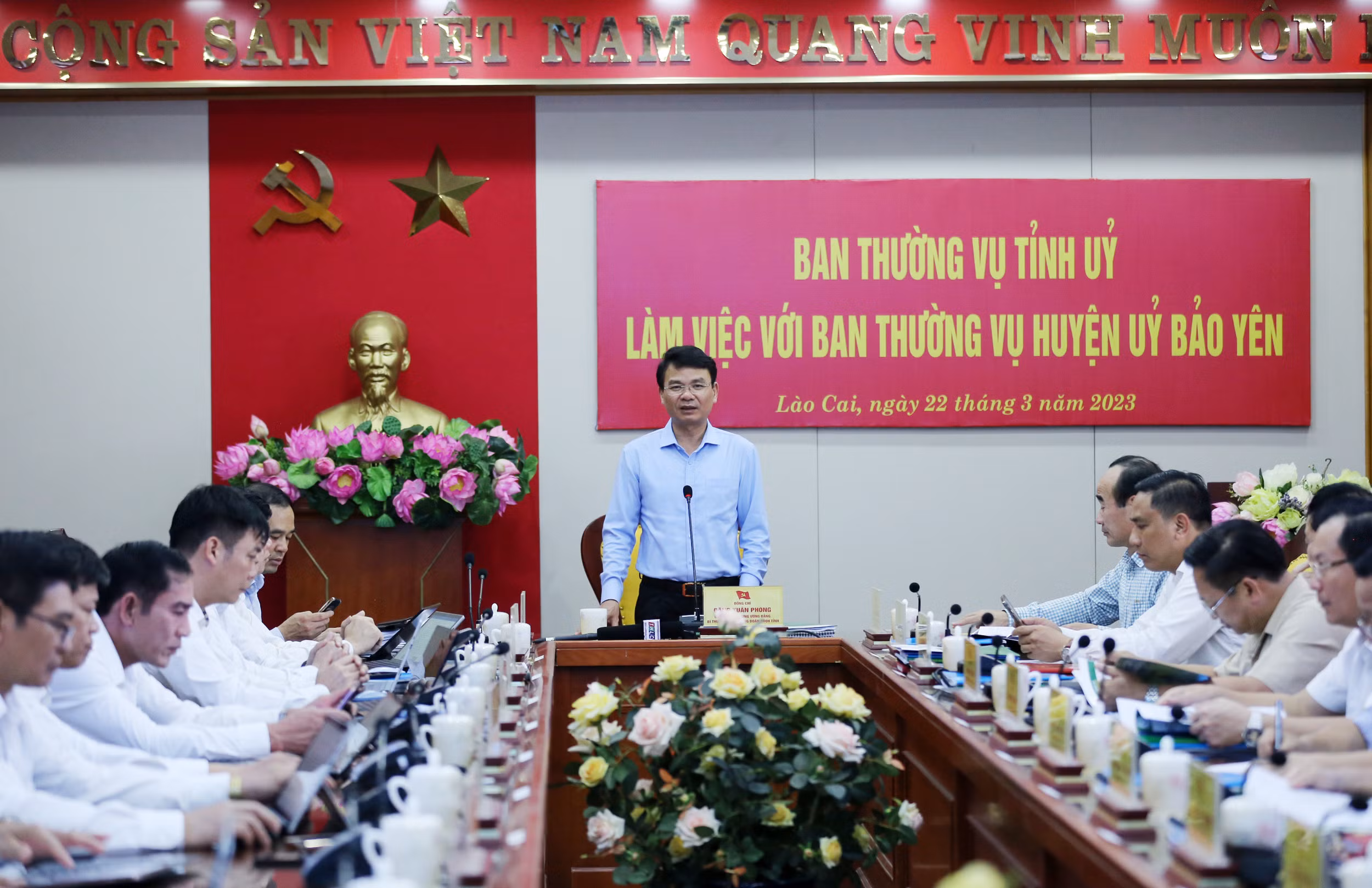 Bí thư Tỉnh ủy Đặng Xuân Phong chủ trì cuộc làm việc của Ban Thường vụ Tỉnh ủy với Ban Thường vụ Huyện ủy Bảo Yên ảnh 1