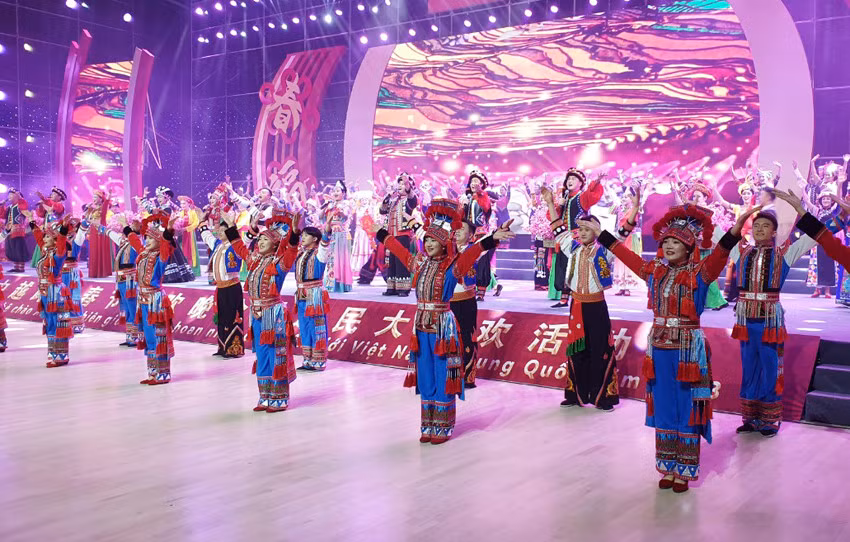 Tỉnh Lào Cai và Lai Châu hội đàm, chúc tết châu Hồng Hà, tỉnh Vân Nam, Trung Quốc ảnh 9