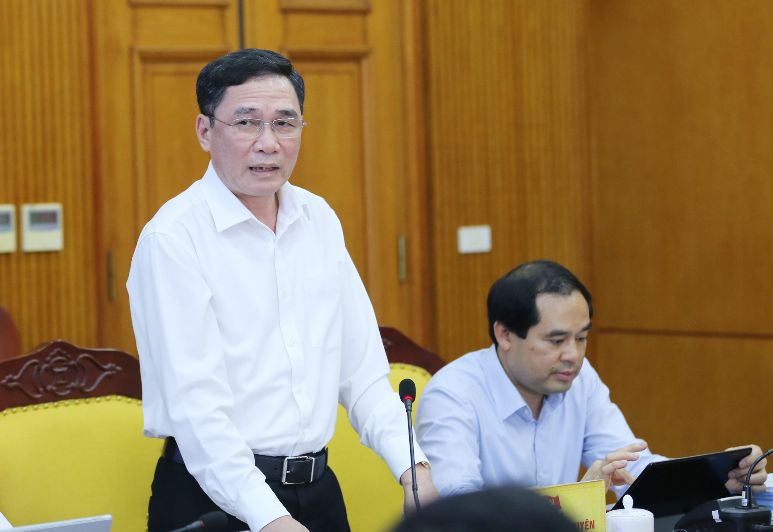 Bí thư Tỉnh ủy Đặng Xuân Phong chủ trì cuộc làm việc của Ban Thường vụ Tỉnh ủy với Ban Thường vụ Huyện ủy Bảo Yên ảnh 2