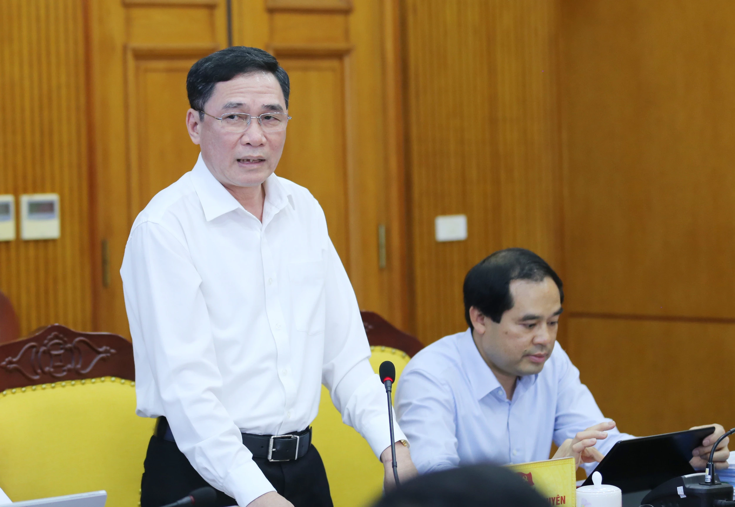 Bí thư Tỉnh ủy Đặng Xuân Phong chủ trì cuộc làm việc của Ban Thường vụ Tỉnh ủy với Ban Thường vụ Huyện ủy Bảo Yên ảnh 2