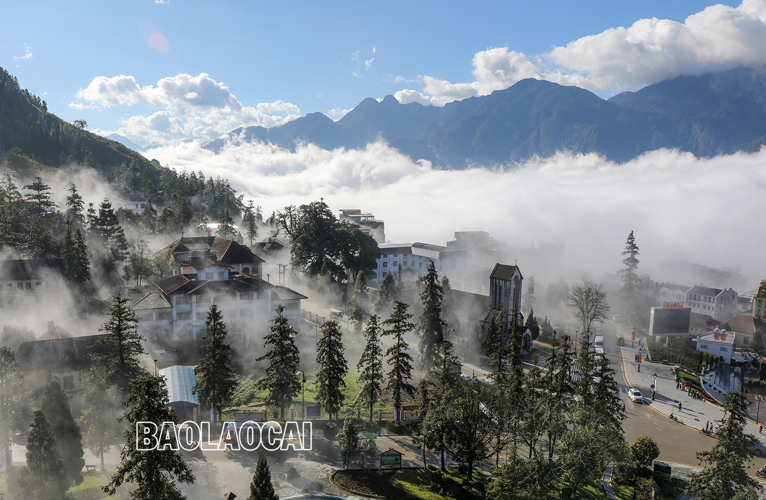 Huyền ảo Sa Pa dưới làn mây trắng ảnh 3 Huyền ảo Sa Pa dưới làn mây trắng ảnh 3