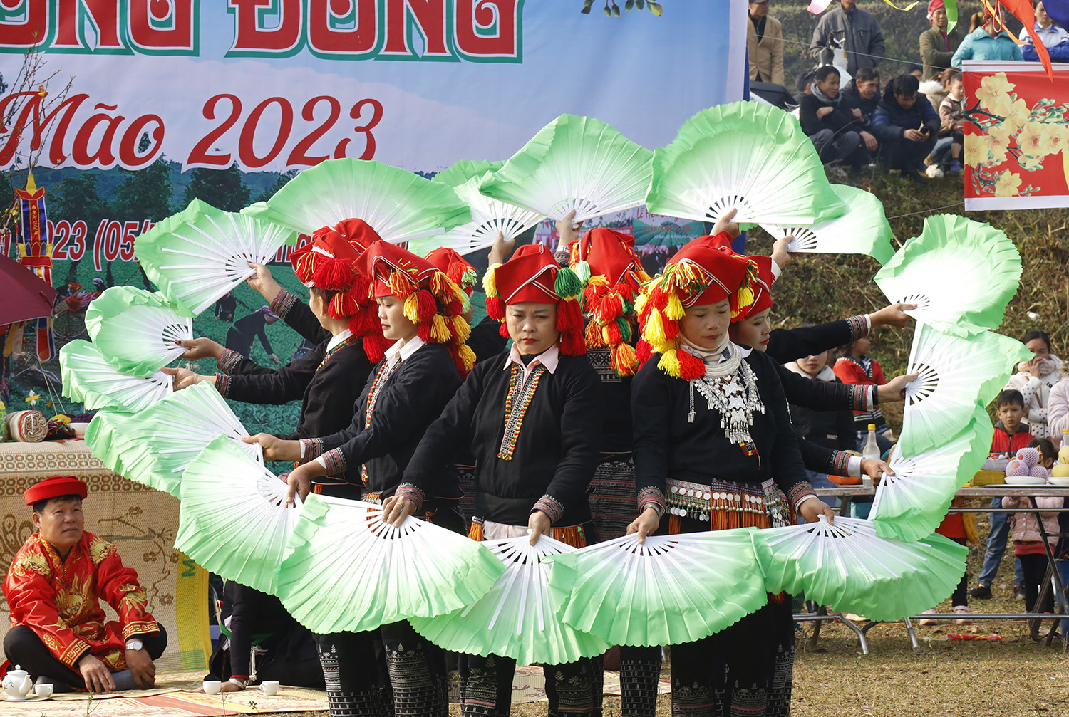 Người dân Bảo Thắng vui hội Xuống đồng và cúng rừng cầu bình an ảnh 5