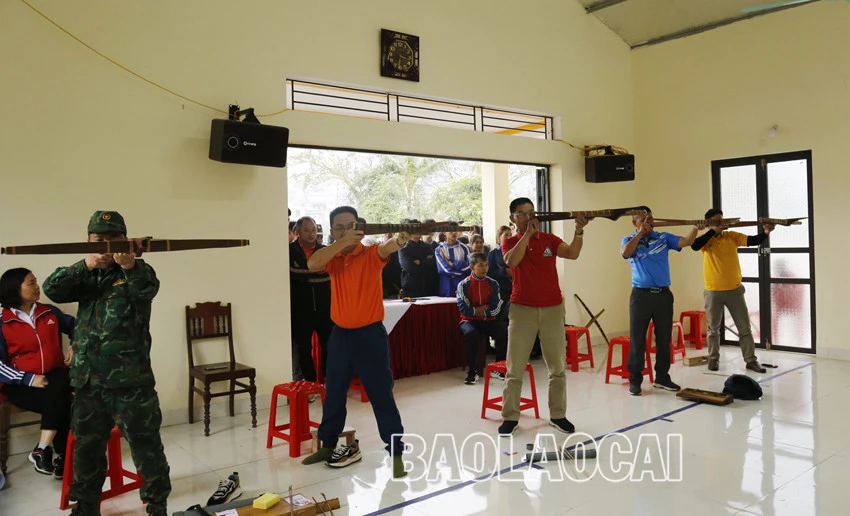 Khởi tranh Giải Vô địch kéo co, đẩy gậy, bắn nỏ tỉnh Lào Cai năm 2023 ảnh 10