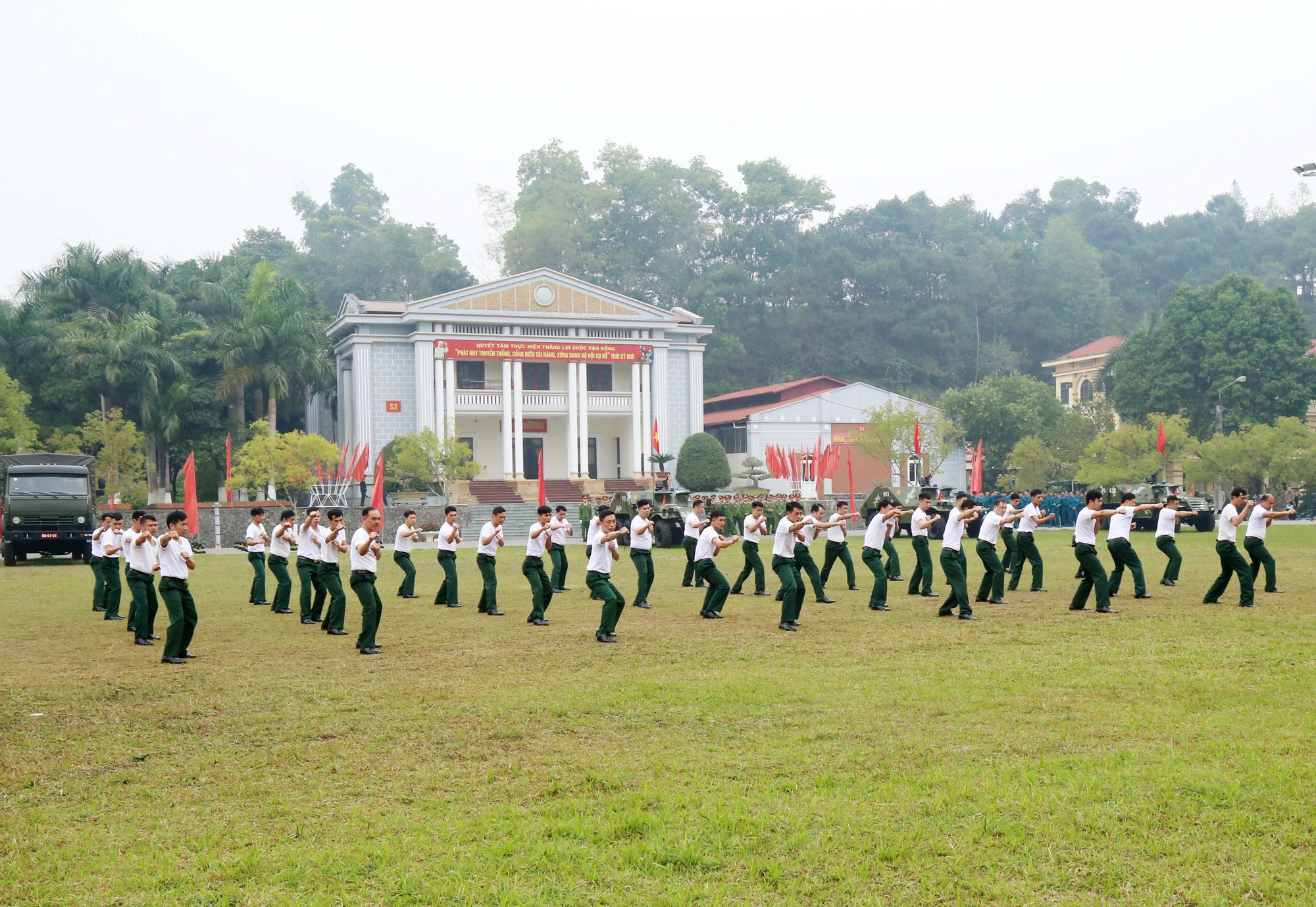 Lực lượng vũ trang tỉnh ra quân huấn luyện năm 2023 ảnh 12