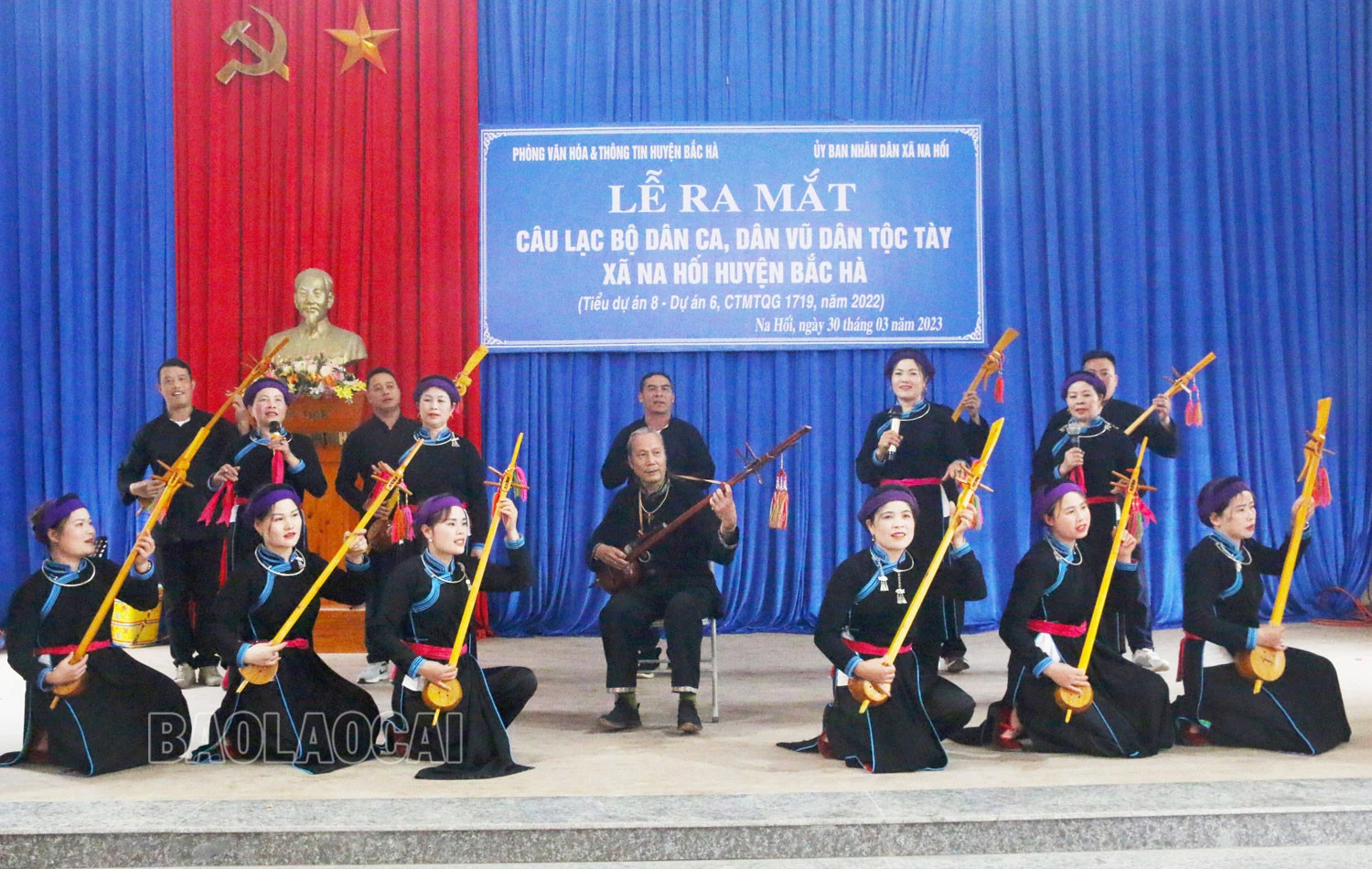 Ra mắt Câu lạc bộ dân ca, dân vũ dân tộc Tày xã Na Hối ảnh 1