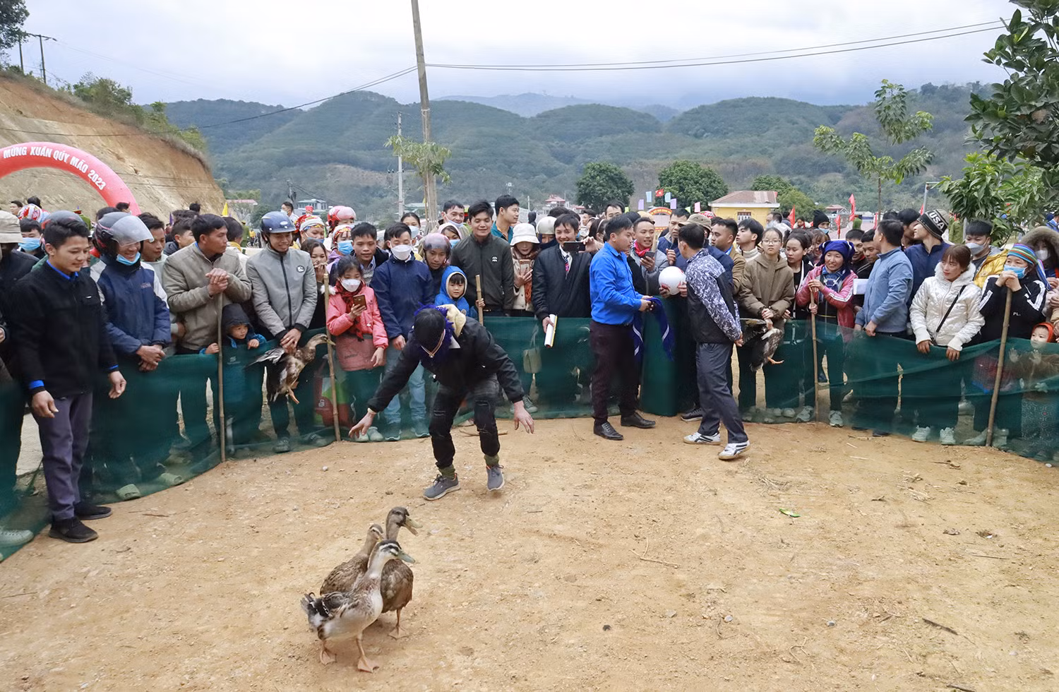 Ấm áp trước thềm xuân Quý Mão ảnh 7