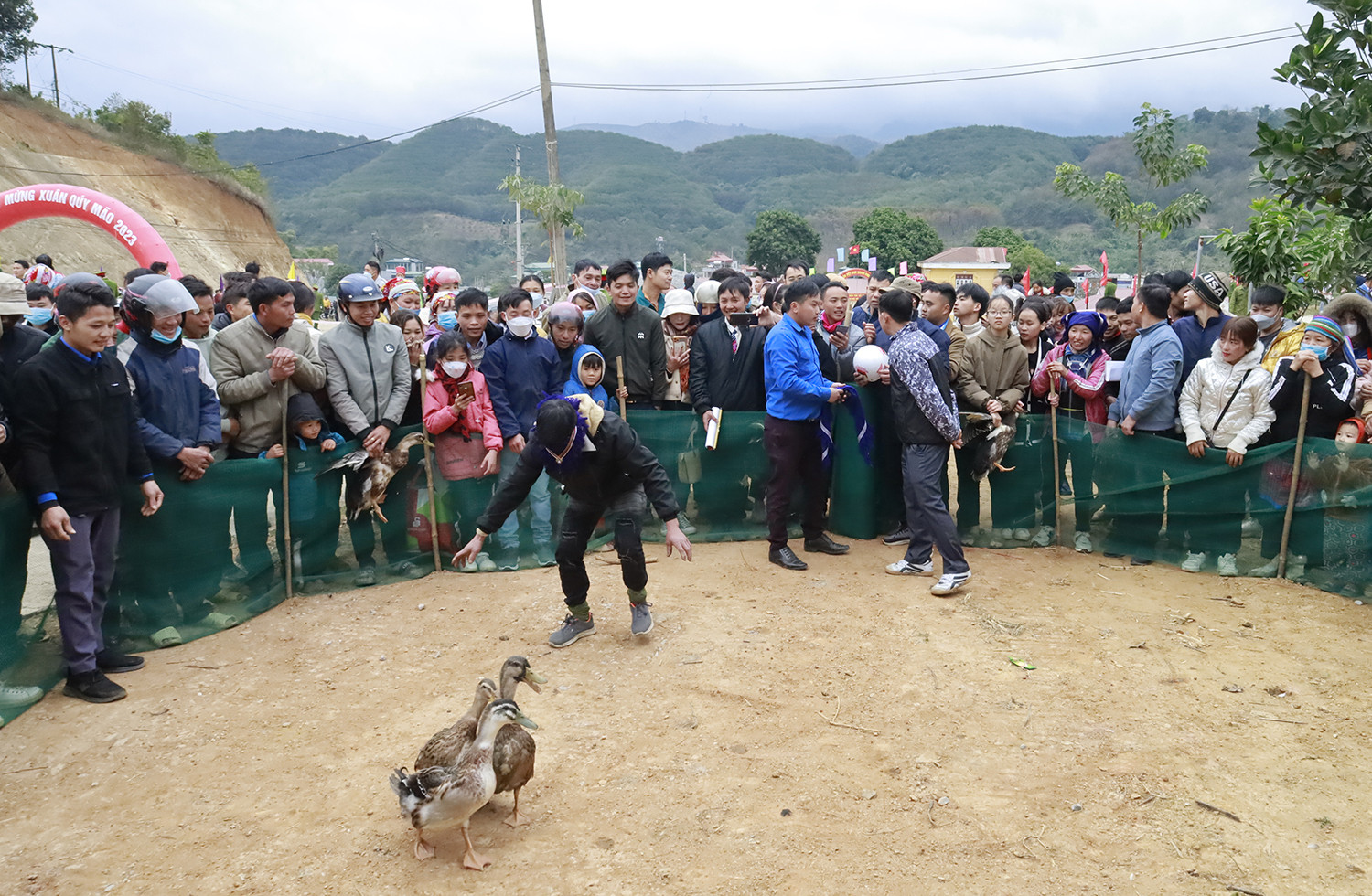 Ấm áp trước thềm xuân Quý Mão ảnh 7