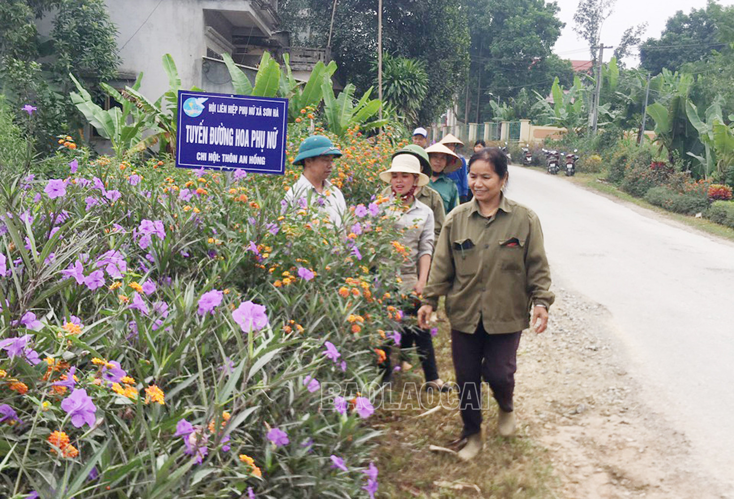 Phụ nữ Sơn Hà chung sức xây dựng đô thị văn minh ảnh 1