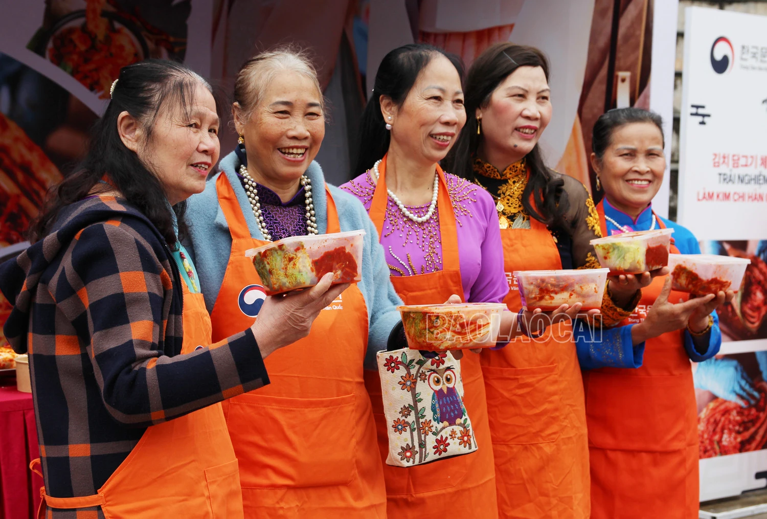 Hơn 200 người dân và du khách tham gia học làm món ăn quốc dân của Hàn Quốc tại Sa Pa ảnh 9