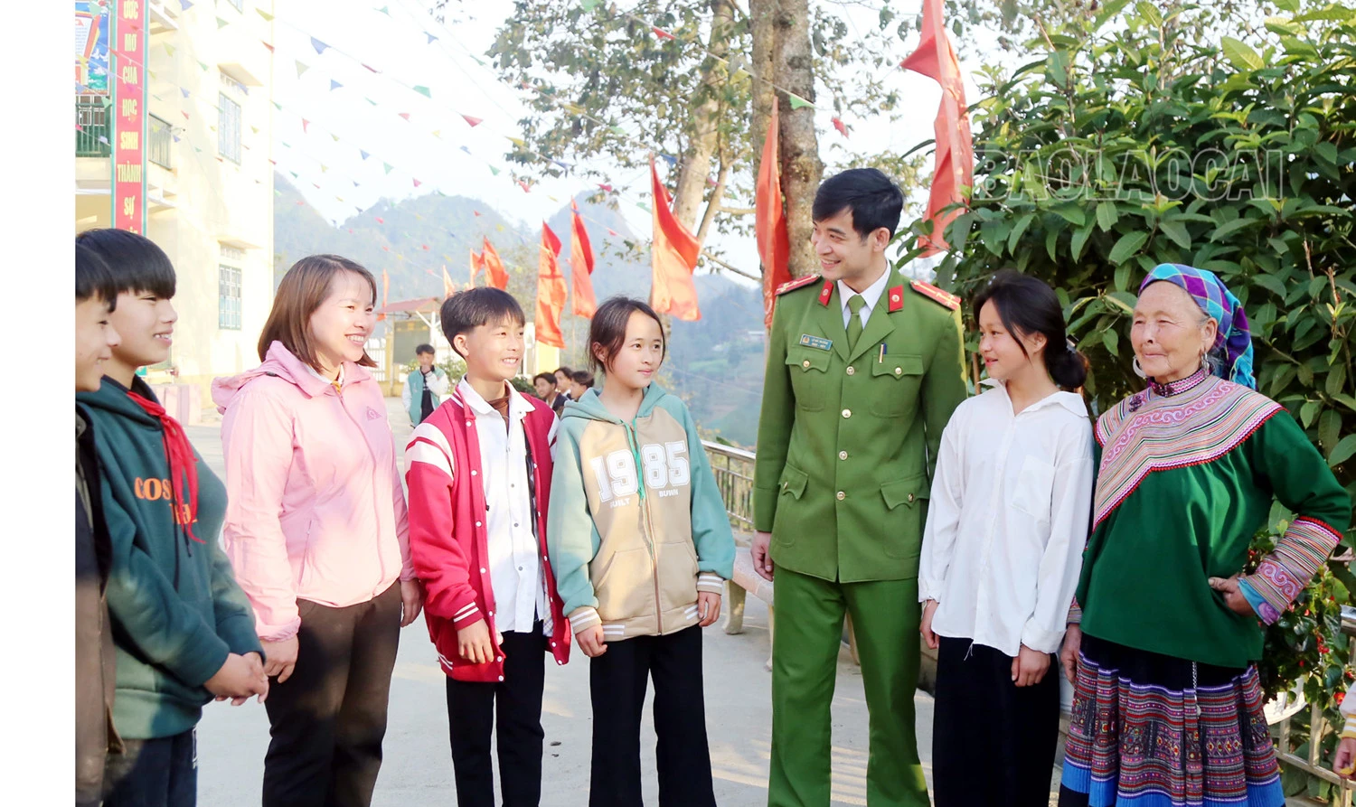 Thượng úy Lê Hải Trường có gần 2 năm công tác tại xã vùng cao biên giới Sán Chải, huyện Si Ma Cai.