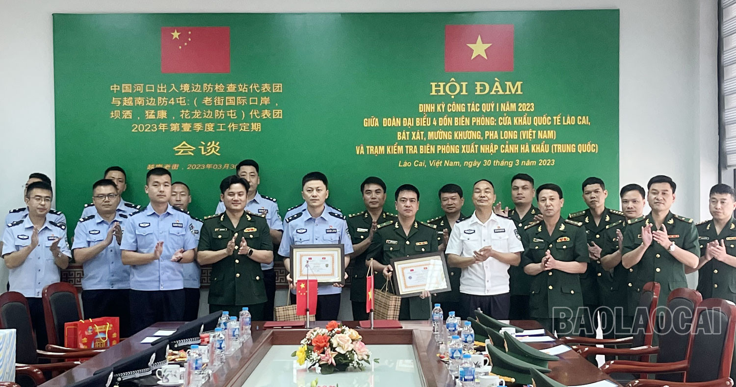 Hội đàm và trao tặng danh hiệu Sứ giả hữu nghị ảnh 3 Hội đàm và trao tặng danh hiệu Sứ giả hữu nghị ảnh 3