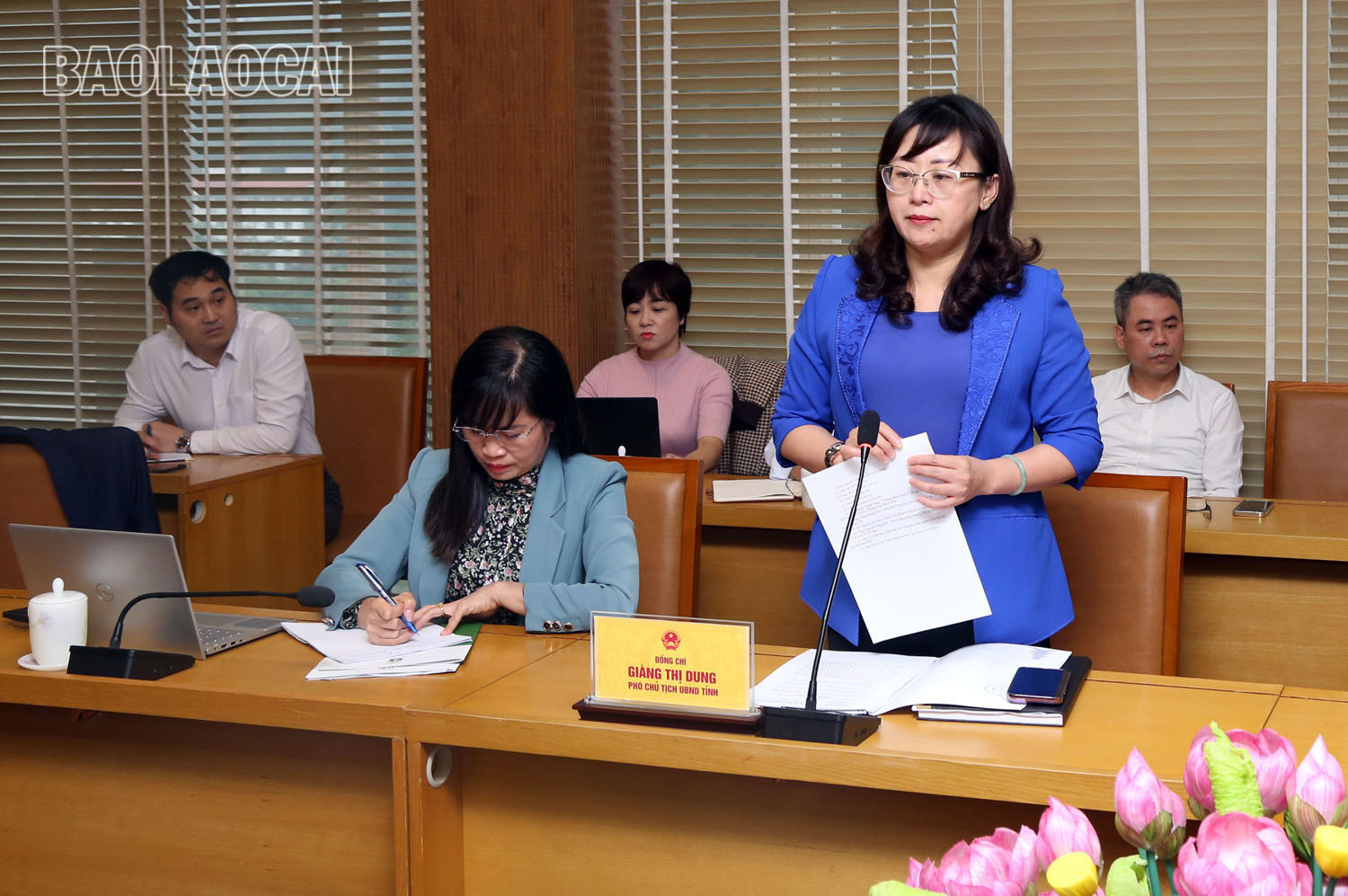 Đồng chí Giàng Thị Dung, Phó Chủ tịch UBND tỉnh phát biểu tại buổi làm việc.