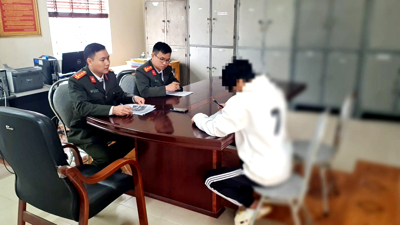 N.V.Q tại cơ quan công an. N.V.Q tại cơ quan công an.