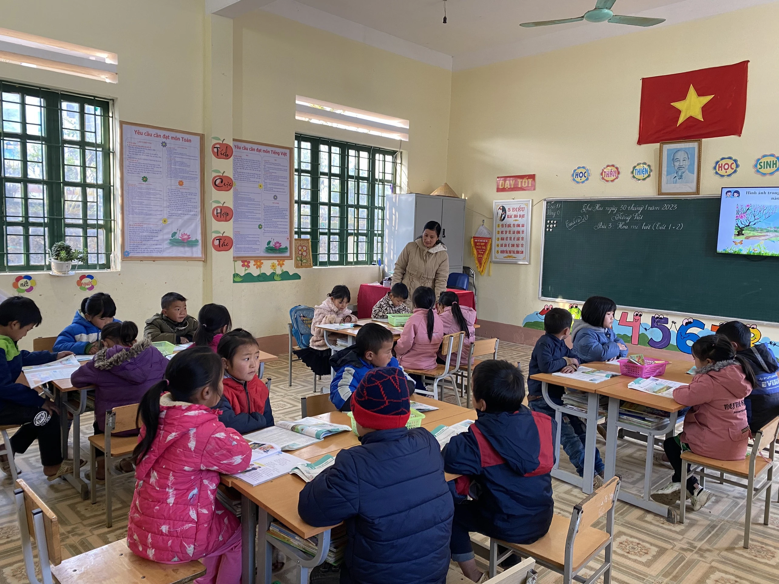 Hơn 231.000 học sinh trở lại trường sau kỳ nghỉ tết Nguyên đán ảnh 4