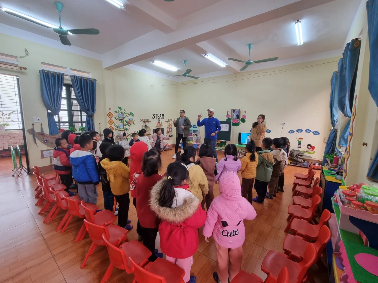 Hơn 231.000 học sinh trở lại trường sau kỳ nghỉ tết Nguyên đán ảnh 10