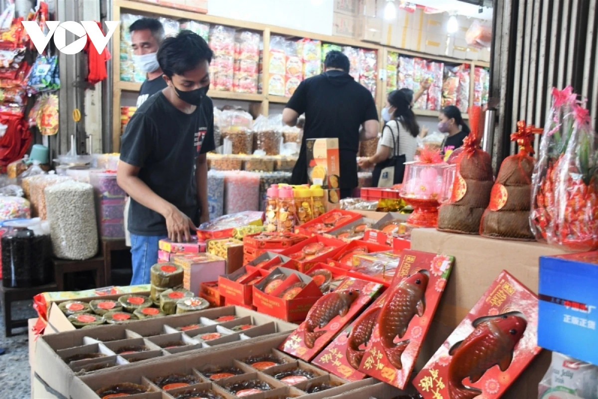 Rộn rã chợ Tết nguyên đán 2023 tại Indonesia ảnh 8