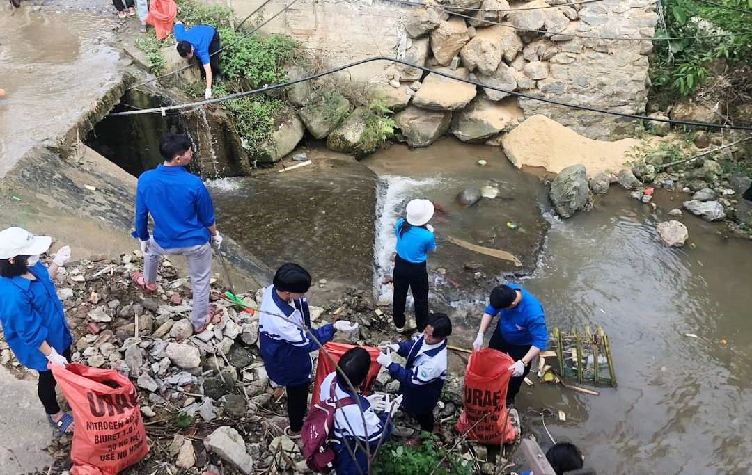 Đoàn viên, thanh niên trong tỉnh có nhiều hoạt động tình nguyện ý nghĩa vì cộng đồng. Đoàn viên, thanh niên trong tỉnh có nhiều hoạt động tình nguyện ý nghĩa vì cộng đồng.