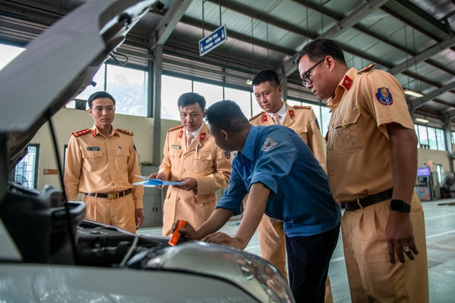 Cảnh sát giao thông không làm thay nhiệm vụ đăng kiểm của Bộ Giao thông vận tải ảnh 1
