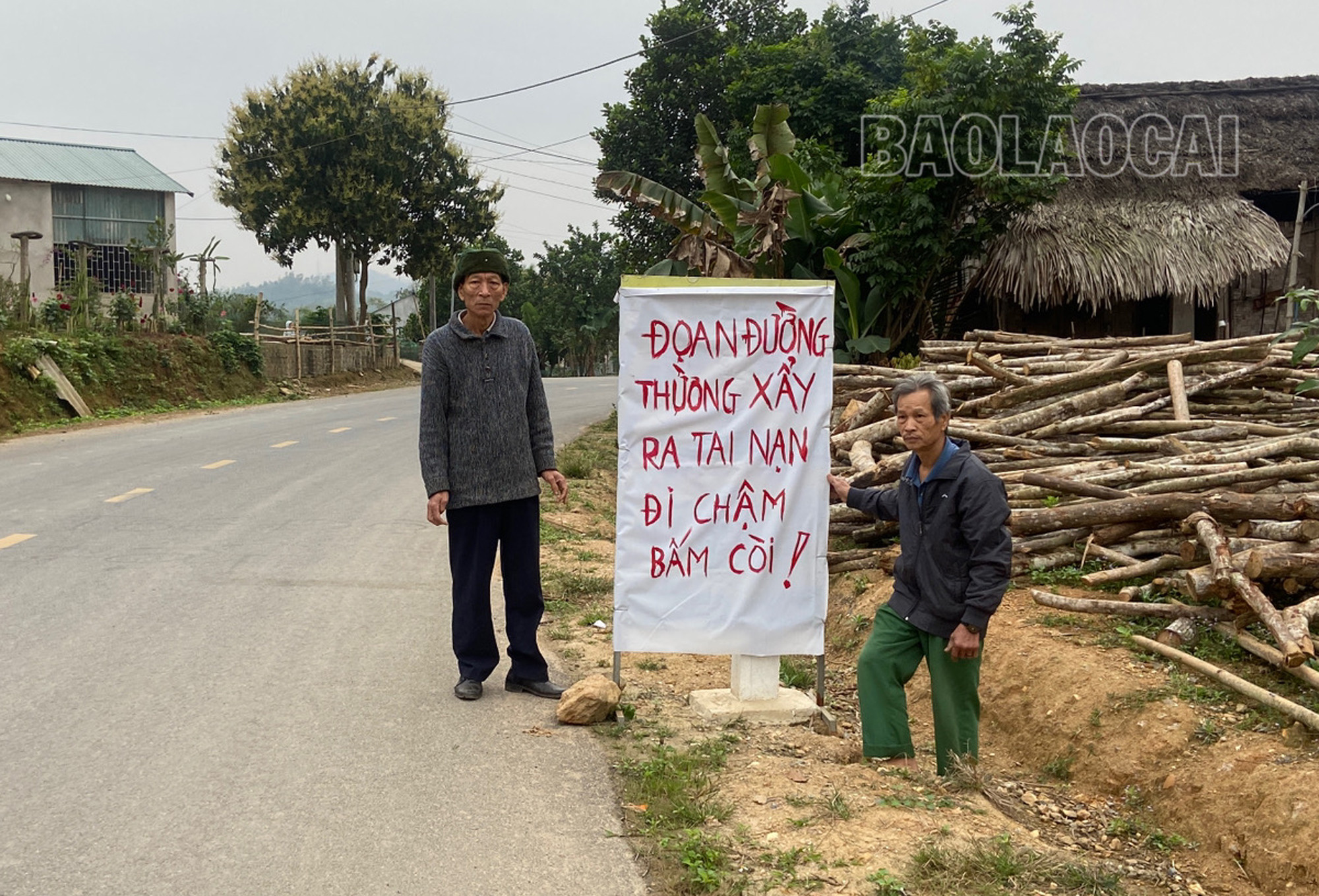 Nguy cơ mất an toàn giao thông trên đường kết nối ga Phố Mới - ga Bảo Hà (Lào Cai) - huyện Văn Yên (Yên Bái) ảnh 4 Nguy cơ mất an toàn giao thông trên đường kết nối ga Phố Mới - ga Bảo Hà (Lào Cai) - huyện Văn Yên (Yên Bái) ảnh 4