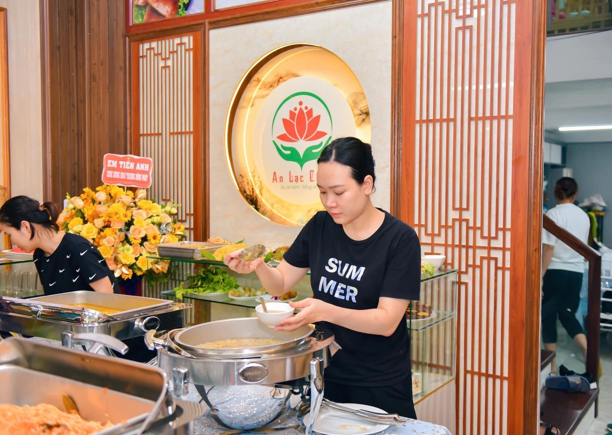 Tết là thời điểm các cửa hàng thực phẩm chay đông khách nhất trong năm.