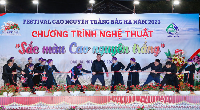 Nhiều hoạt động văn hoá đặc sắc tại Festival Cao nguyên trắng Bắc Hà ảnh 9 Nhiều hoạt động văn hoá đặc sắc tại Festival Cao nguyên trắng Bắc Hà ảnh 9