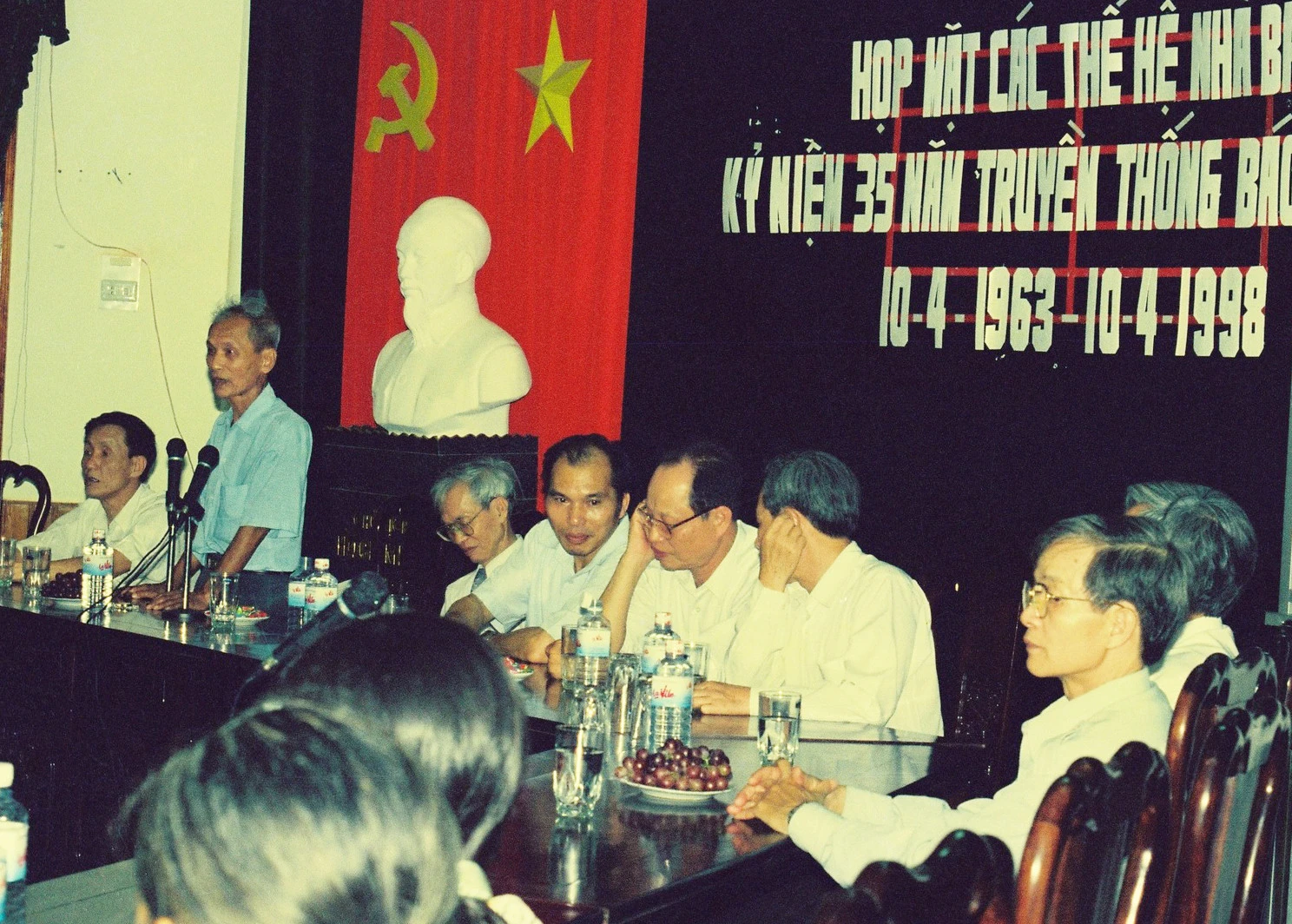 Hình ảnh tư liệu quý tại cuộc gặp mặt nhân kỷ niệm 35 ngày truyền thống Báo Lào Cai ảnh 11