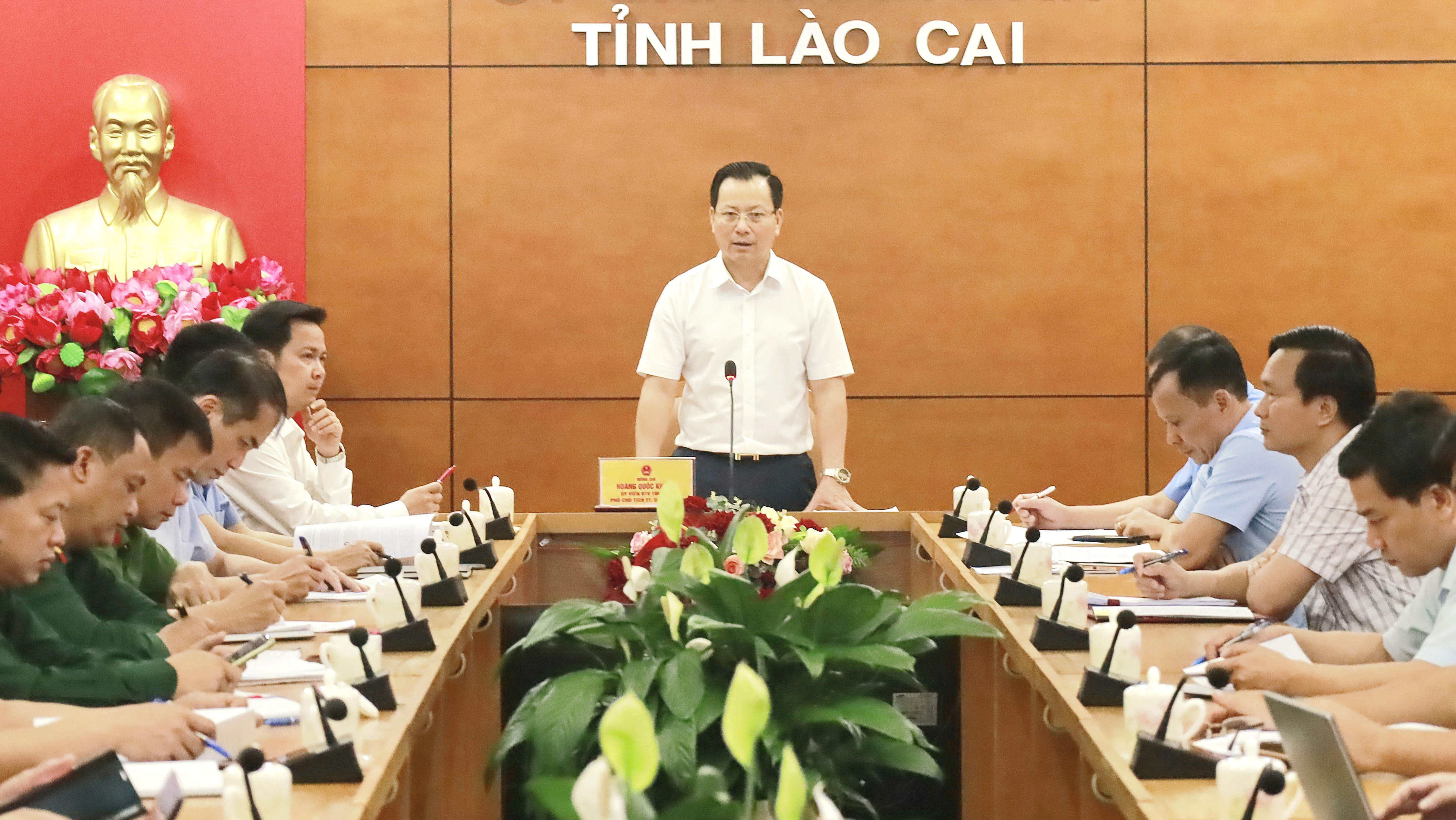 Đồng chí Hoàng Quốc Khánh phát biểu kết luận Hội nghị.