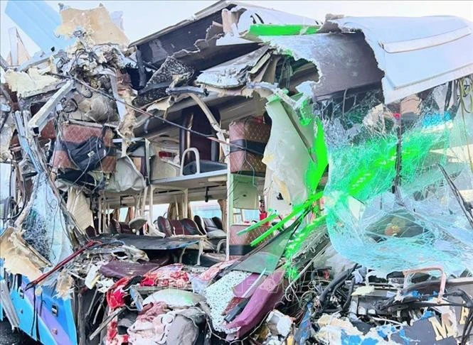 Vào khoảng 3 giờ 45 phút sáng 18/1/2023, tại km 1543 +900 Quốc lộ 1A, đoạn qua thôn Gò Sạn, xã Bắc Phong, huyện Thuận Bắc (Ninh Thuận) xảy ra vụ tai nạn giao thông nghiêm trọng làm 5 người thương vong. Vào khoảng 3 giờ 45 phút sáng 18/1/2023, tại km 1543 +900 Quốc lộ 1A, đoạn qua thôn Gò Sạn, xã Bắc Phong, huyện Thuận Bắc (Ninh Thuận) xảy ra vụ tai nạn giao thông nghiêm trọng làm 5 người thương vong.