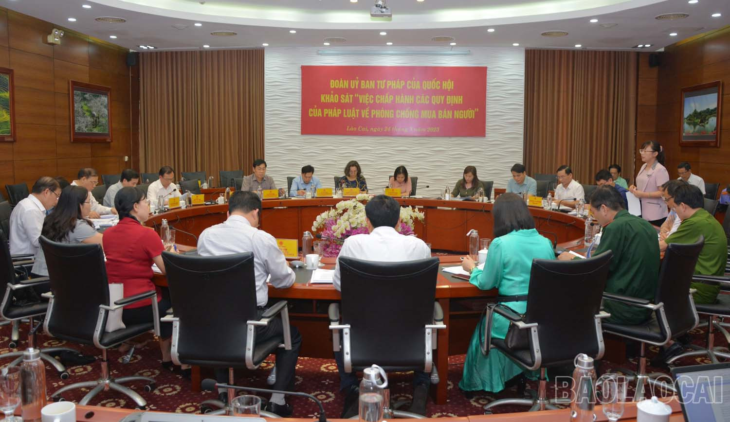 Quang cảnh buổi làm việc.