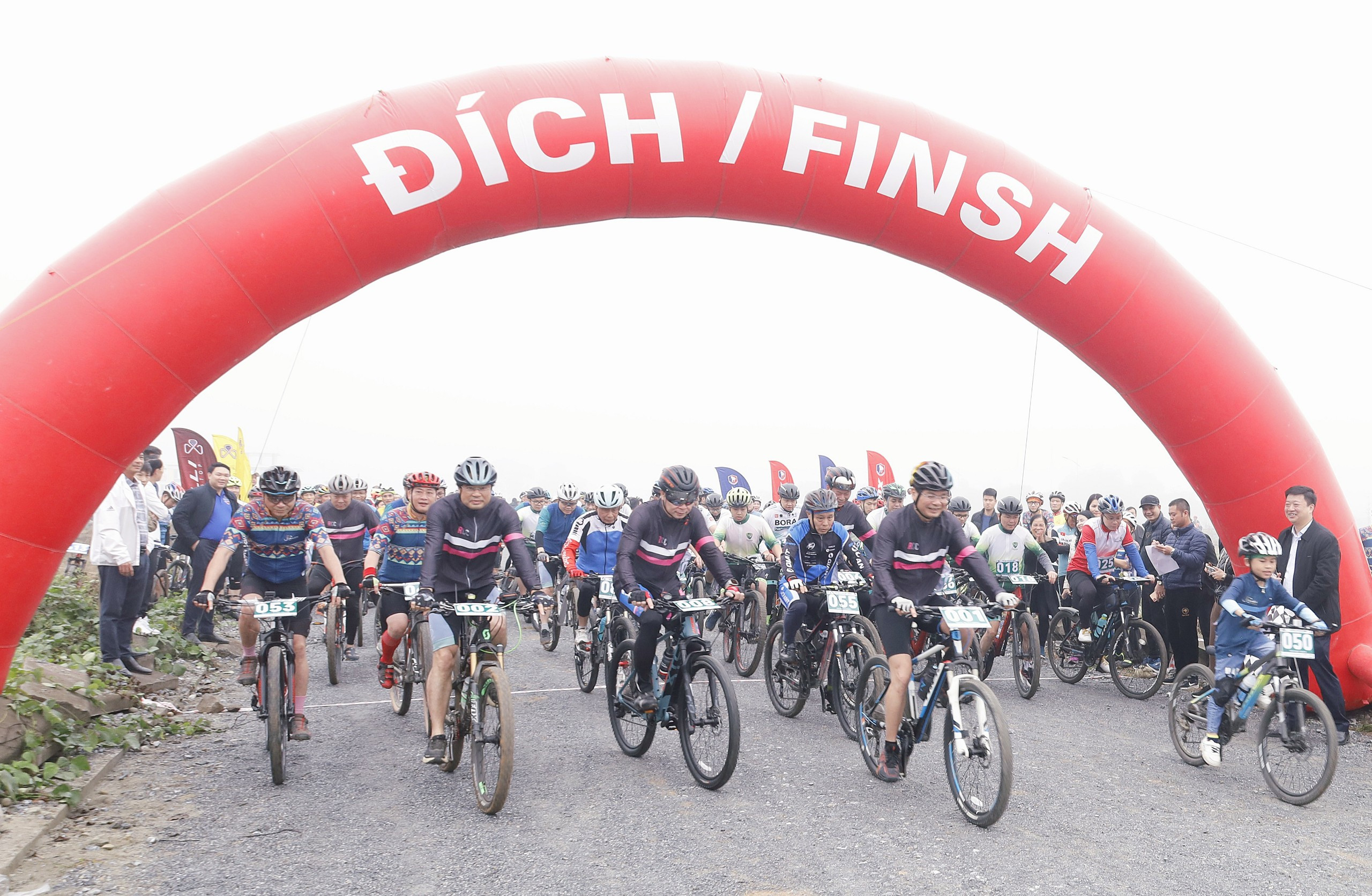 Hấp dẫn Giải Đua xe đạp mở rộng Cup đền Thượng thành phố Lào Cai lần thứ IX năm 2023 ảnh 3 Hấp dẫn Giải Đua xe đạp mở rộng Cup đền Thượng thành phố Lào Cai lần thứ IX năm 2023 ảnh 3