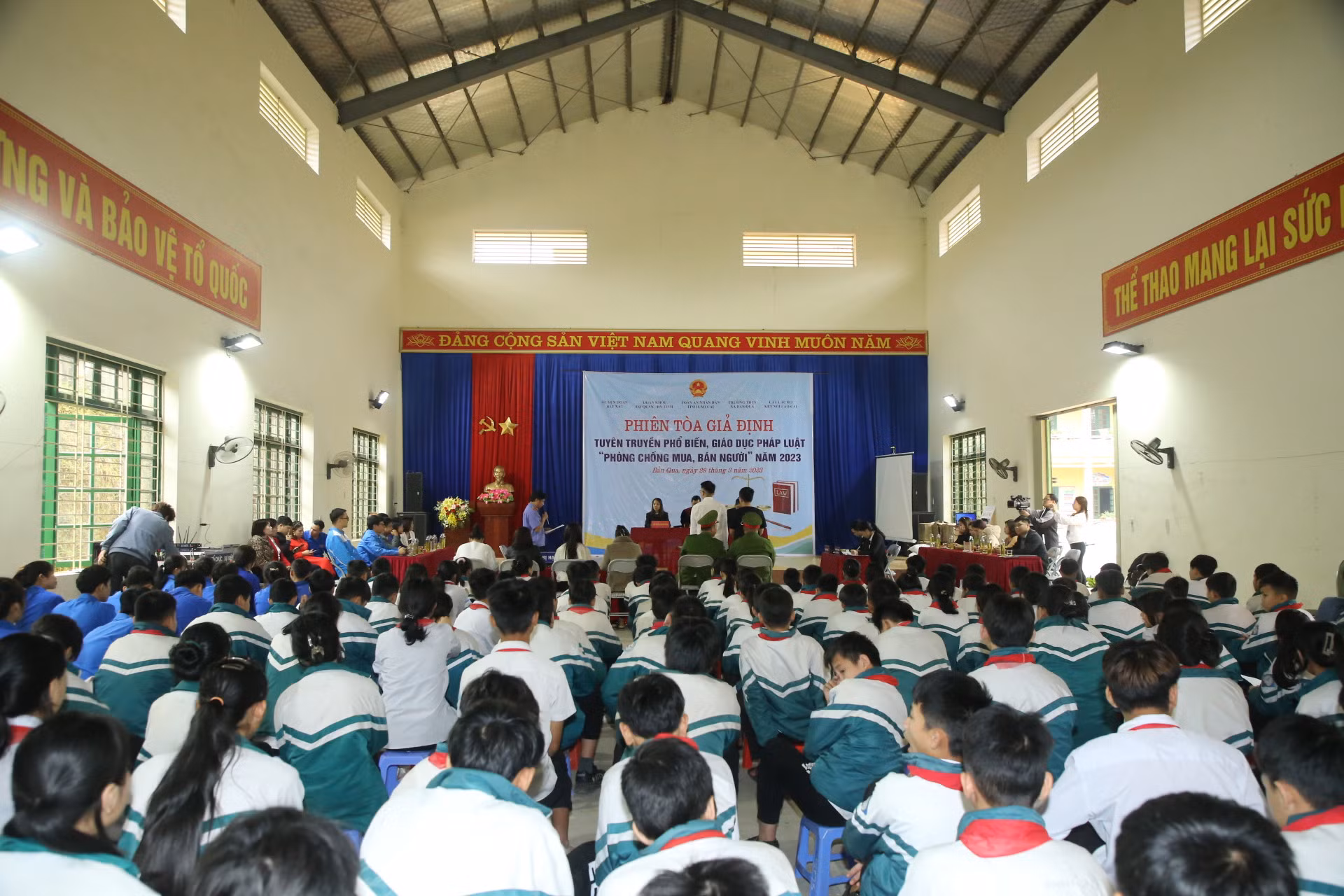 Tổ chức phiên tòa giả định tuyên truyền, phổ biến, giáo dục pháp luật phòng, chống mua bán người ảnh 1