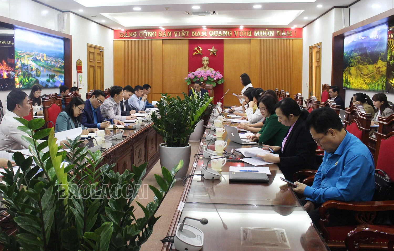 Thường trực Tỉnh ủy giao ban quý I với Mặt trận Tổ quốc và các tổ chức chính - xã hội ảnh 1