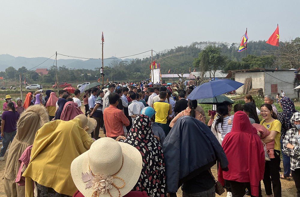 Tưng bừng khai hội đền Đồng Ân ảnh 3