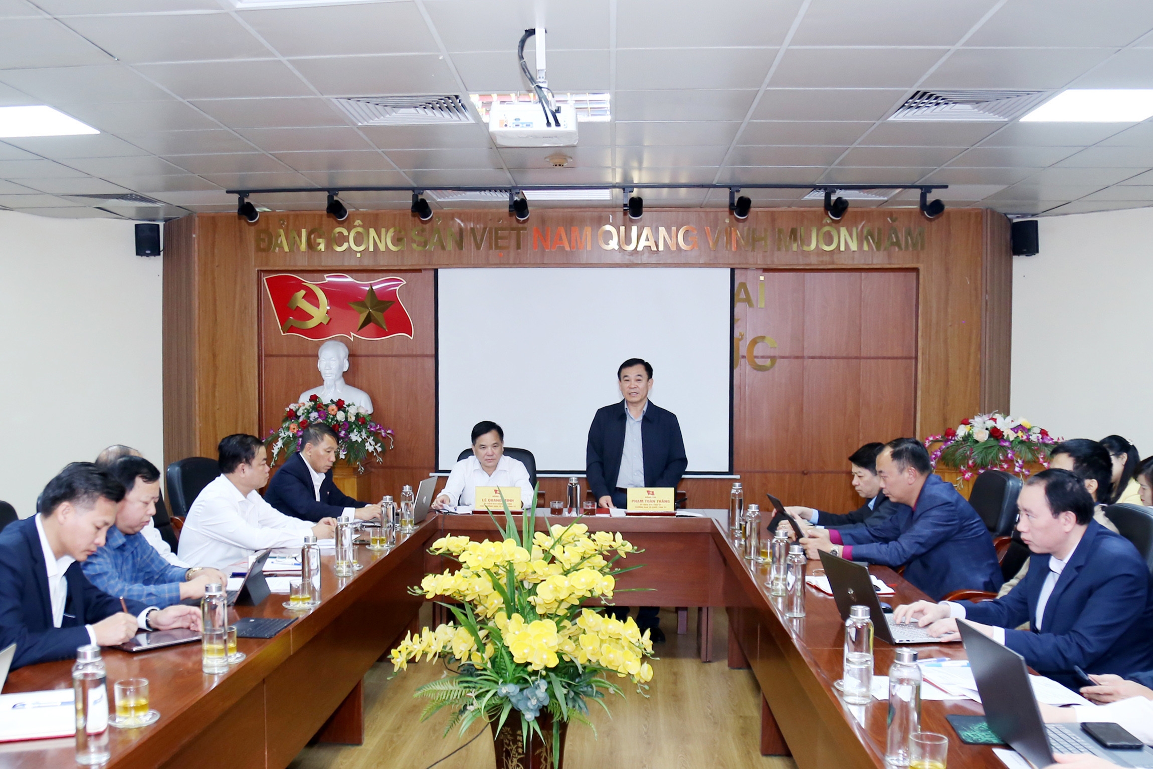 Nhập gần 54.000 phiếu đảng viên vào hệ thống cơ sở dữ liệu ảnh 1