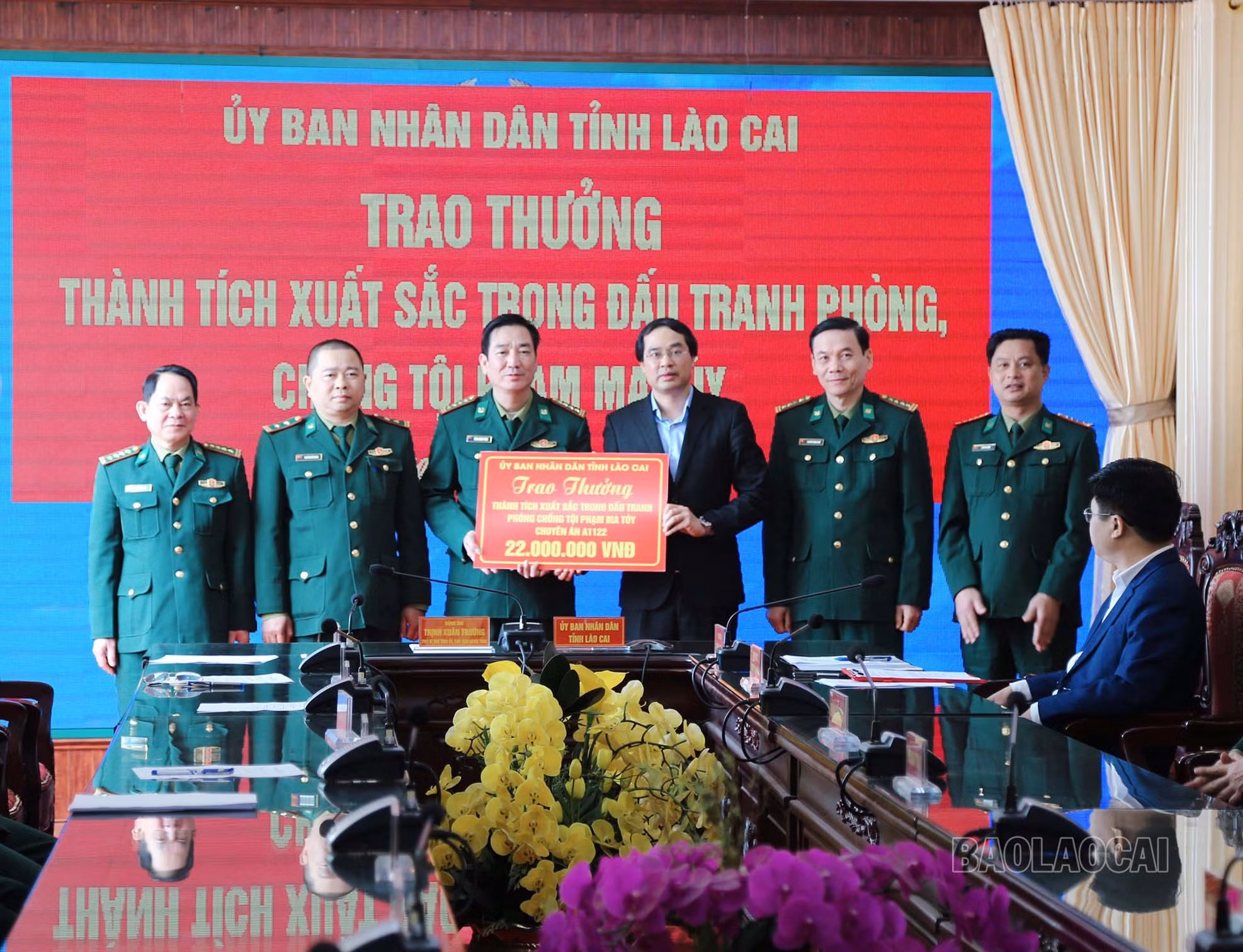 Chủ tịch UBND tỉnh Lào Cai Trịnh Xuân Trường khen thưởng lực lượng đánh án thuộc Bộ Chỉ huy Bộ đội Biên phòng tỉnh Lào Cai trong chuyên án A1122.