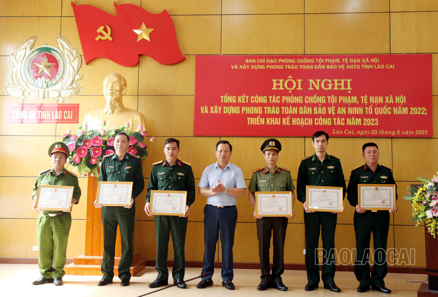 3 tập thể, 3 cá nhân được nhận Bằng khen của Chủ tịch UBND tỉnh. 3 tập thể, 3 cá nhân được nhận Bằng khen của Chủ tịch UBND tỉnh.