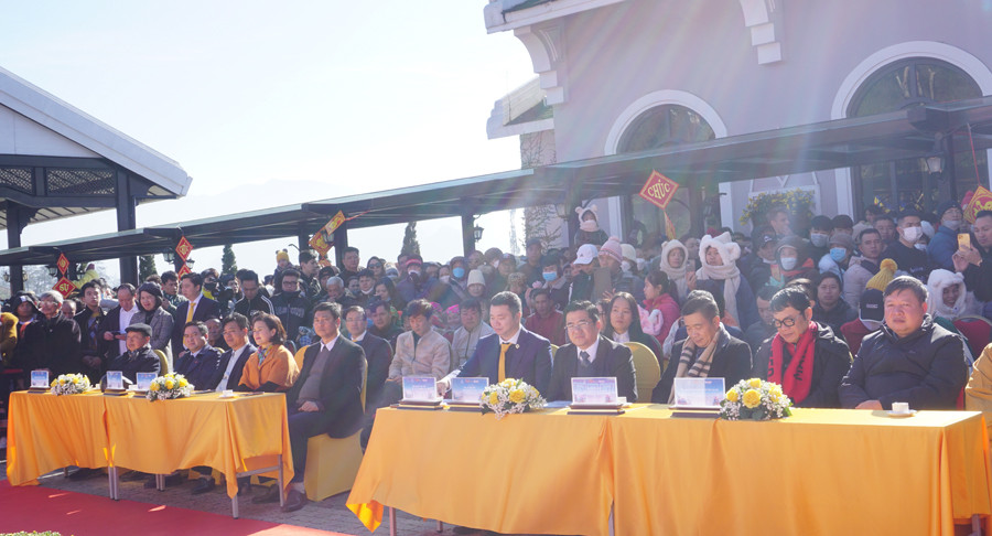 Tưng bừng Lễ hội khèn hoa và Hội xuân mở cổng trời Fansipan ảnh 1