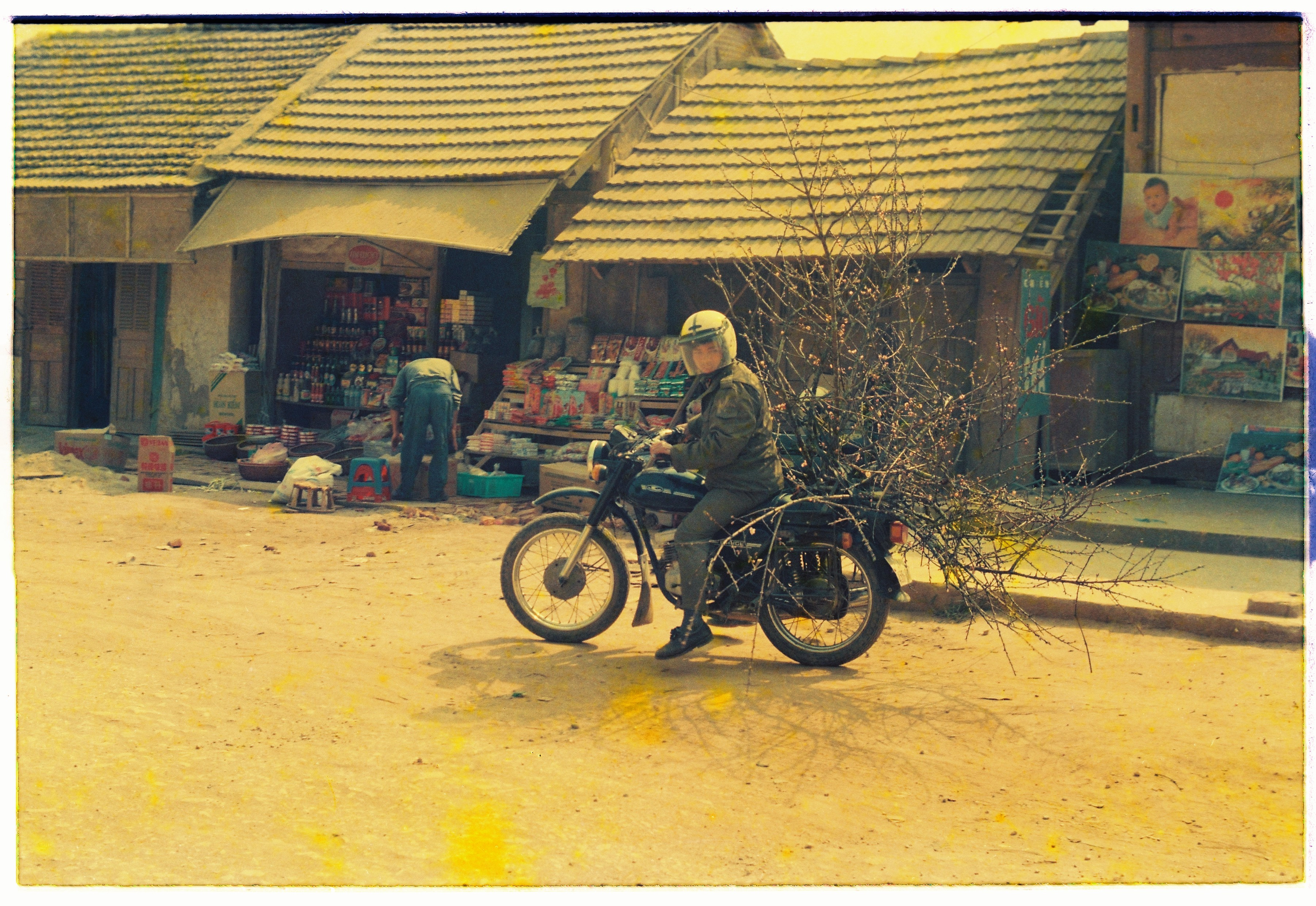 Hình ảnh chợ tết Cốc Lếu những năm đầu tái lập tỉnh ảnh 5